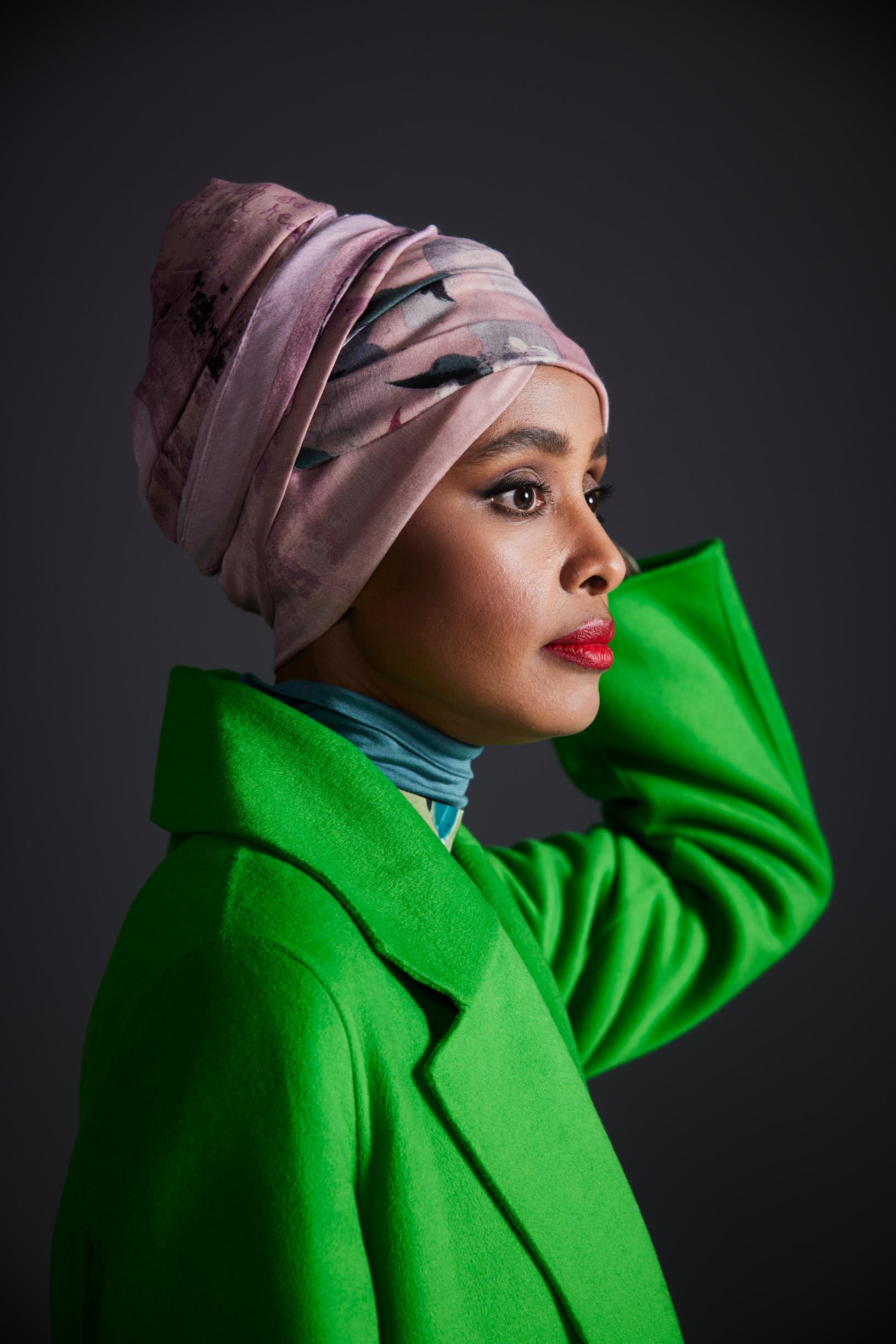 Maryan Abdulkarim vihreässä takissa.