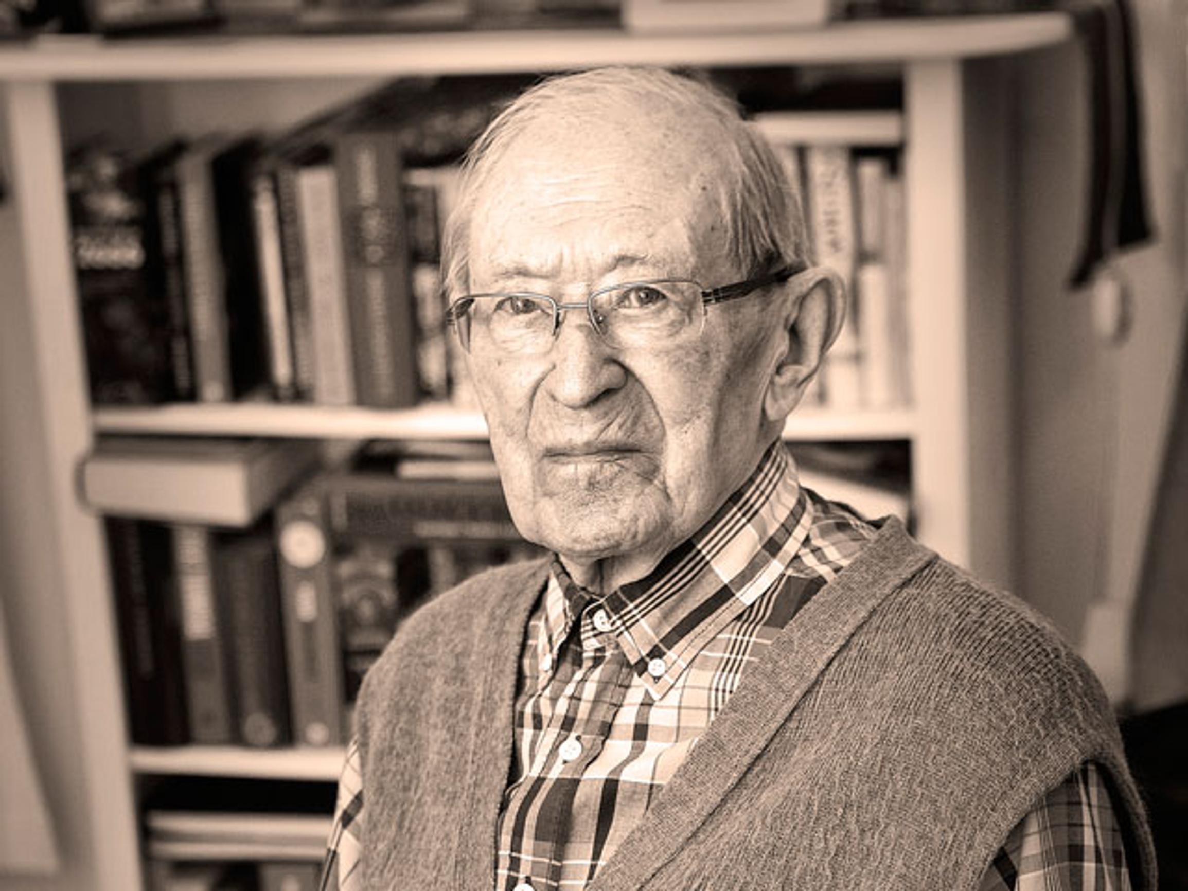 Näyttelijäkonkari Yrjö Järvinen on kuollut 95-vuotiaana – Knallin ja sateenvarjon muisto elää