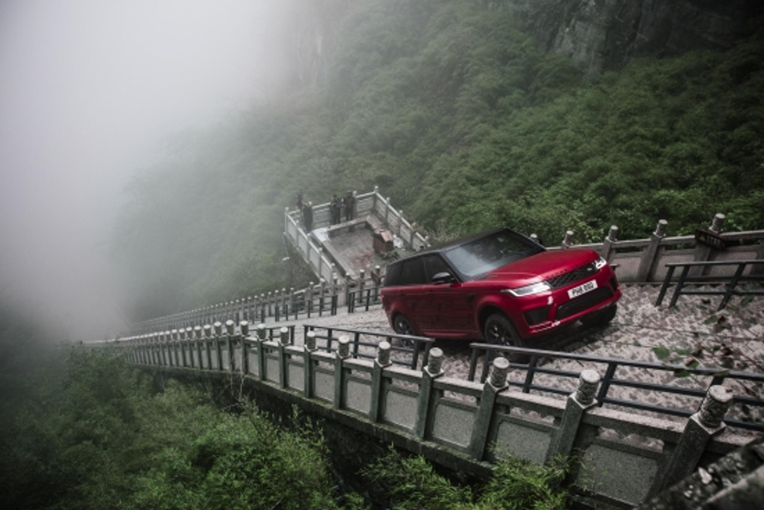Range Rover Sport PHEV kiipesi ensimmäisenä Taivaan Portille