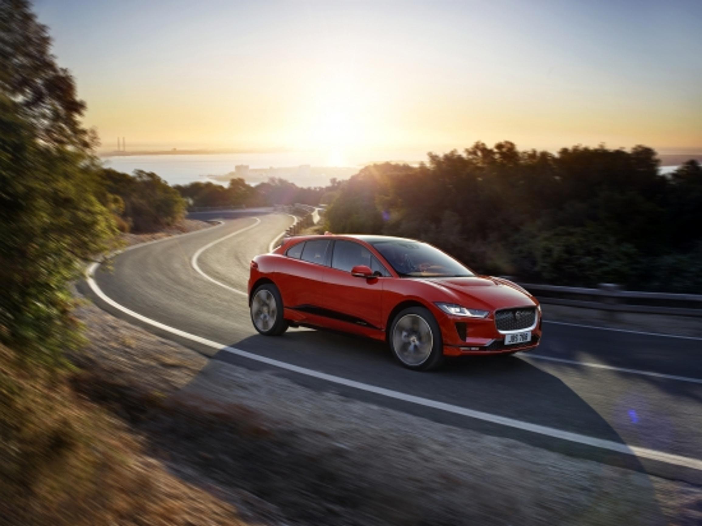 Jaguar I-Pace-sähköauto kesällä Suomeen - tässä hinnat