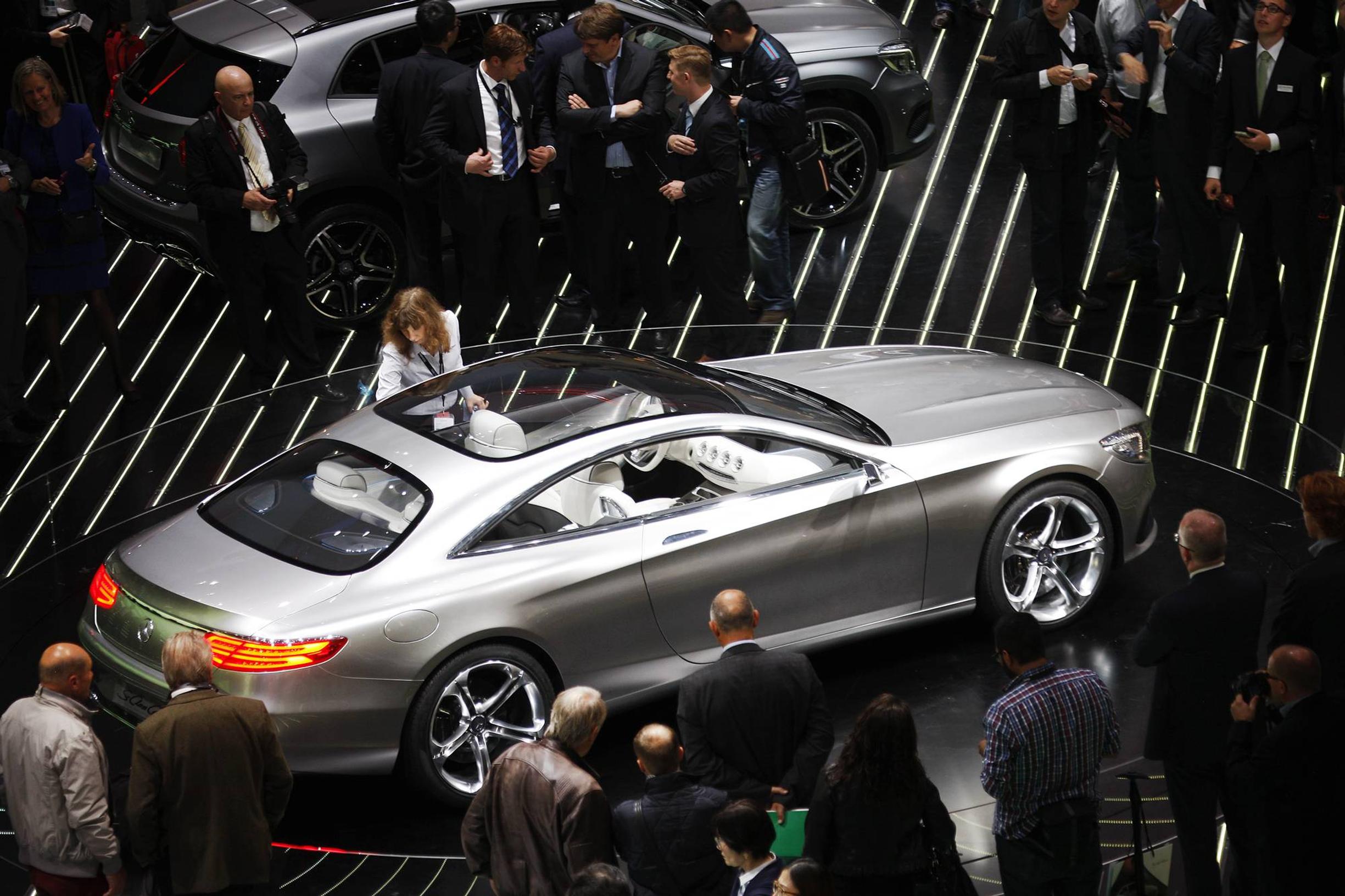 Mercedes-Benzin S-luokan coupé: radikaali askel nykyaikaan