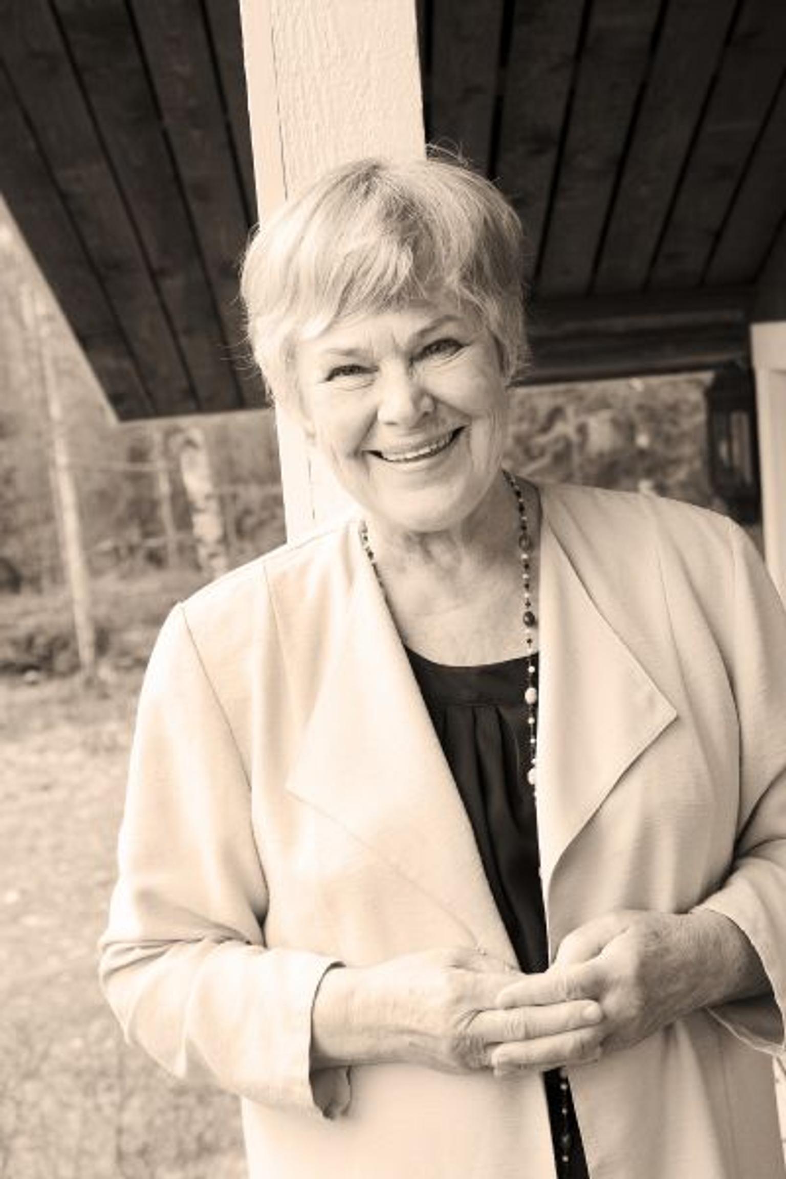 Elisabeth Rehn Ihmisoikeustaistelija. 77 vuotta, Kirkkonummi. Apu