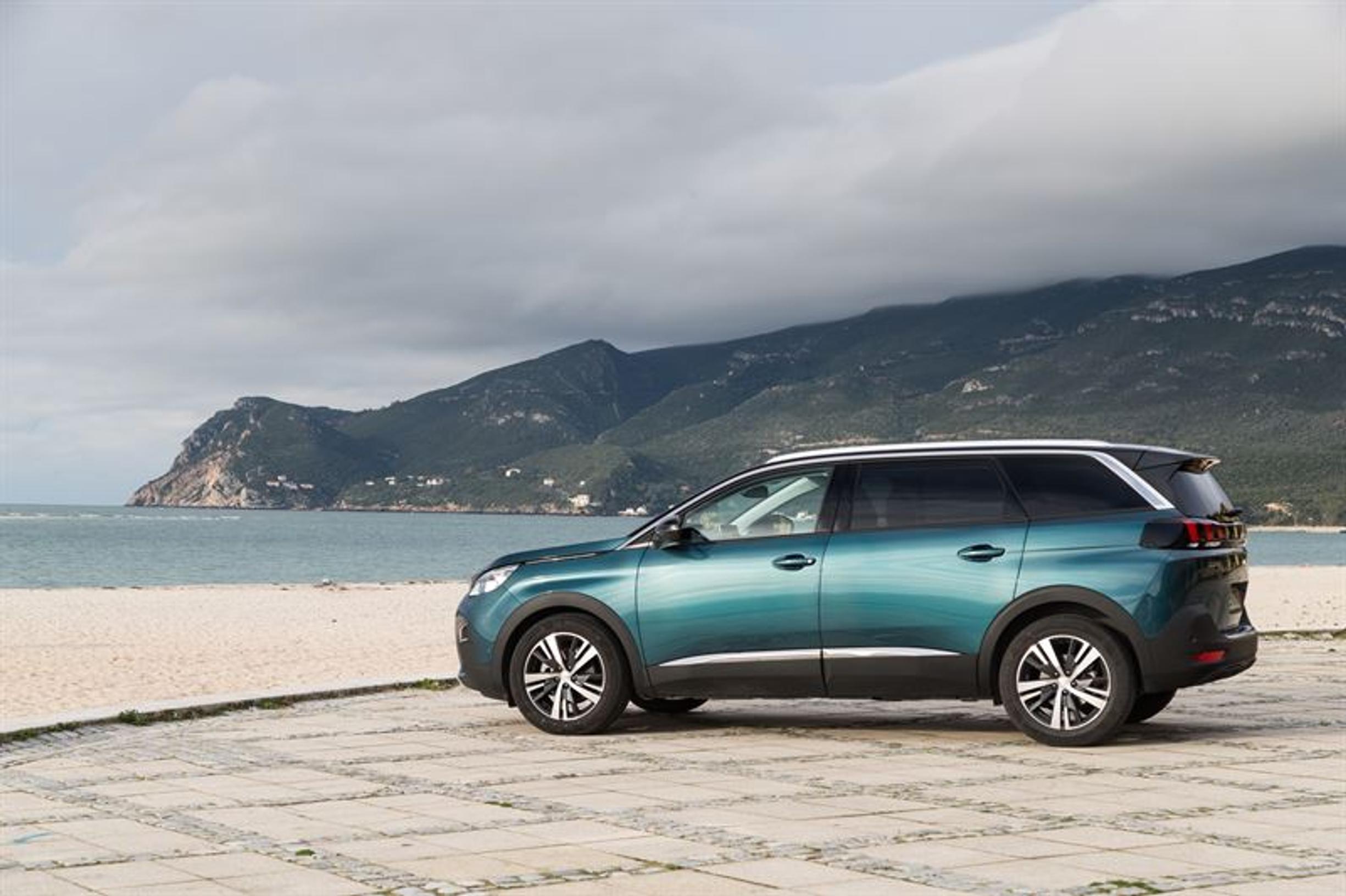 Citroenin ja Peugeotin taksiautoille viiden vuoden takuu
