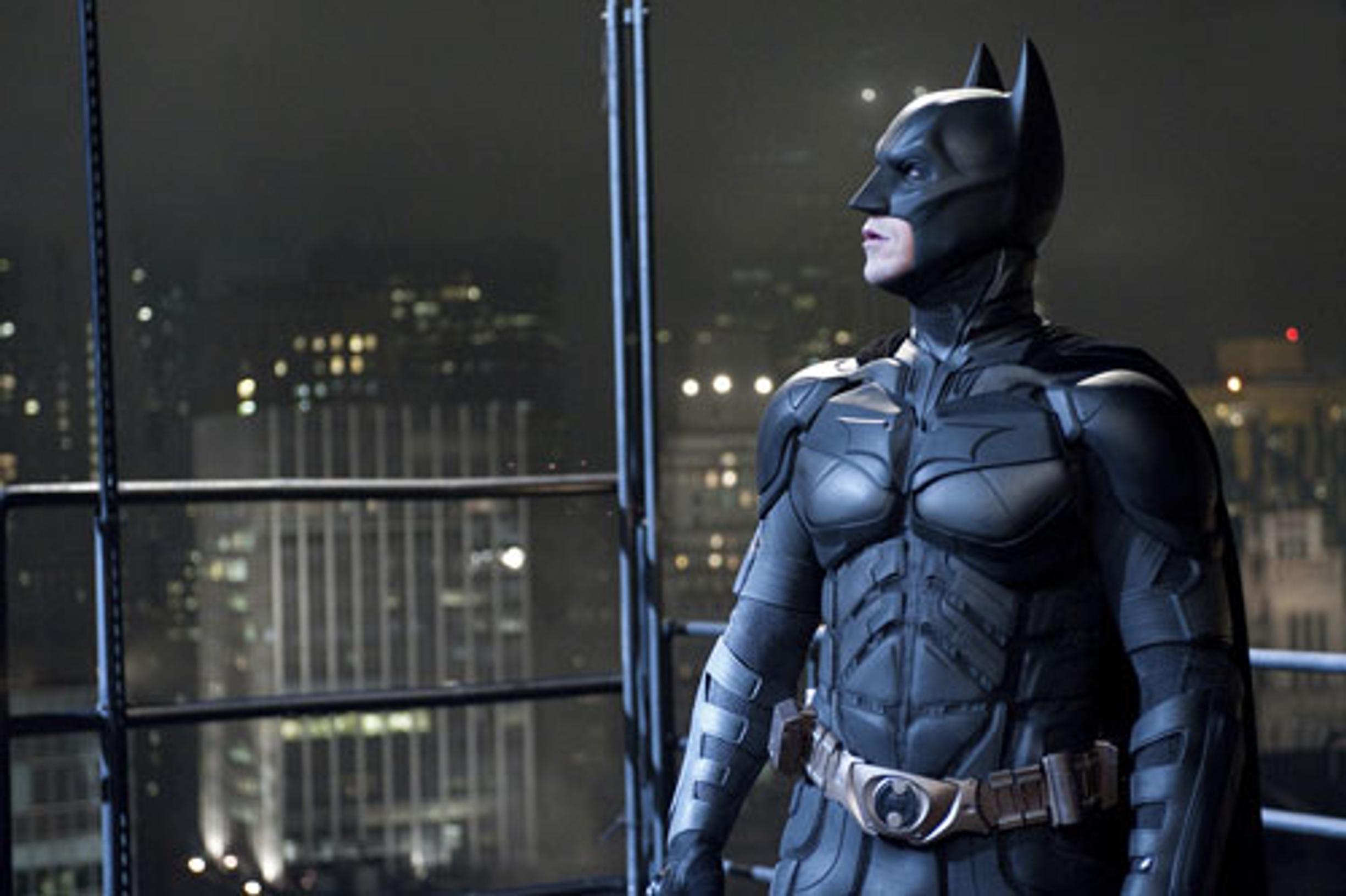 The Dark Knight Rises – Lepakkomies hukkuu hattaraan