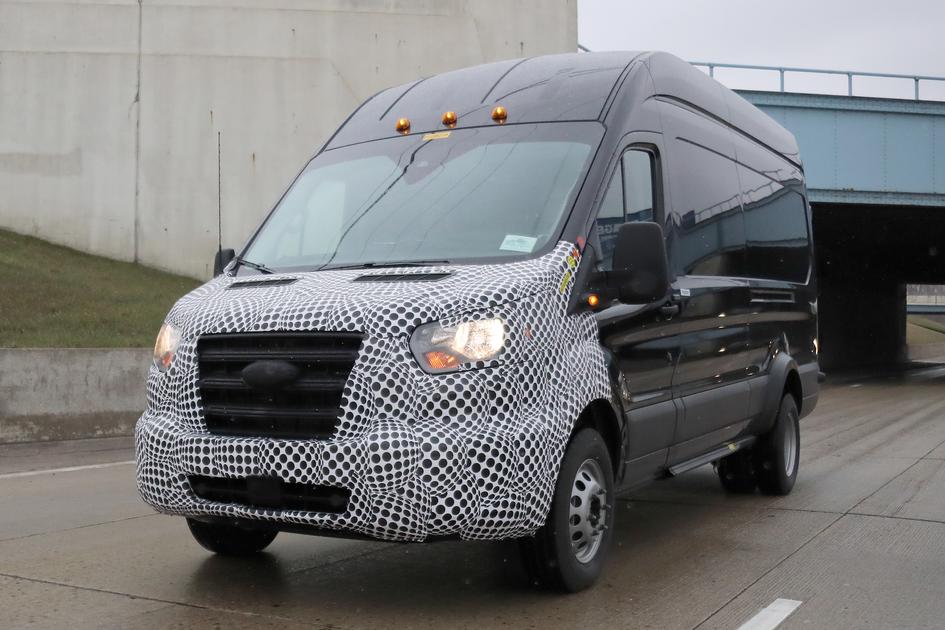 Форд транзит 2019. Ford Transit 2019 фурго. Ford Transit 2019 категории б. Пластик на Форд Транзит 2019.