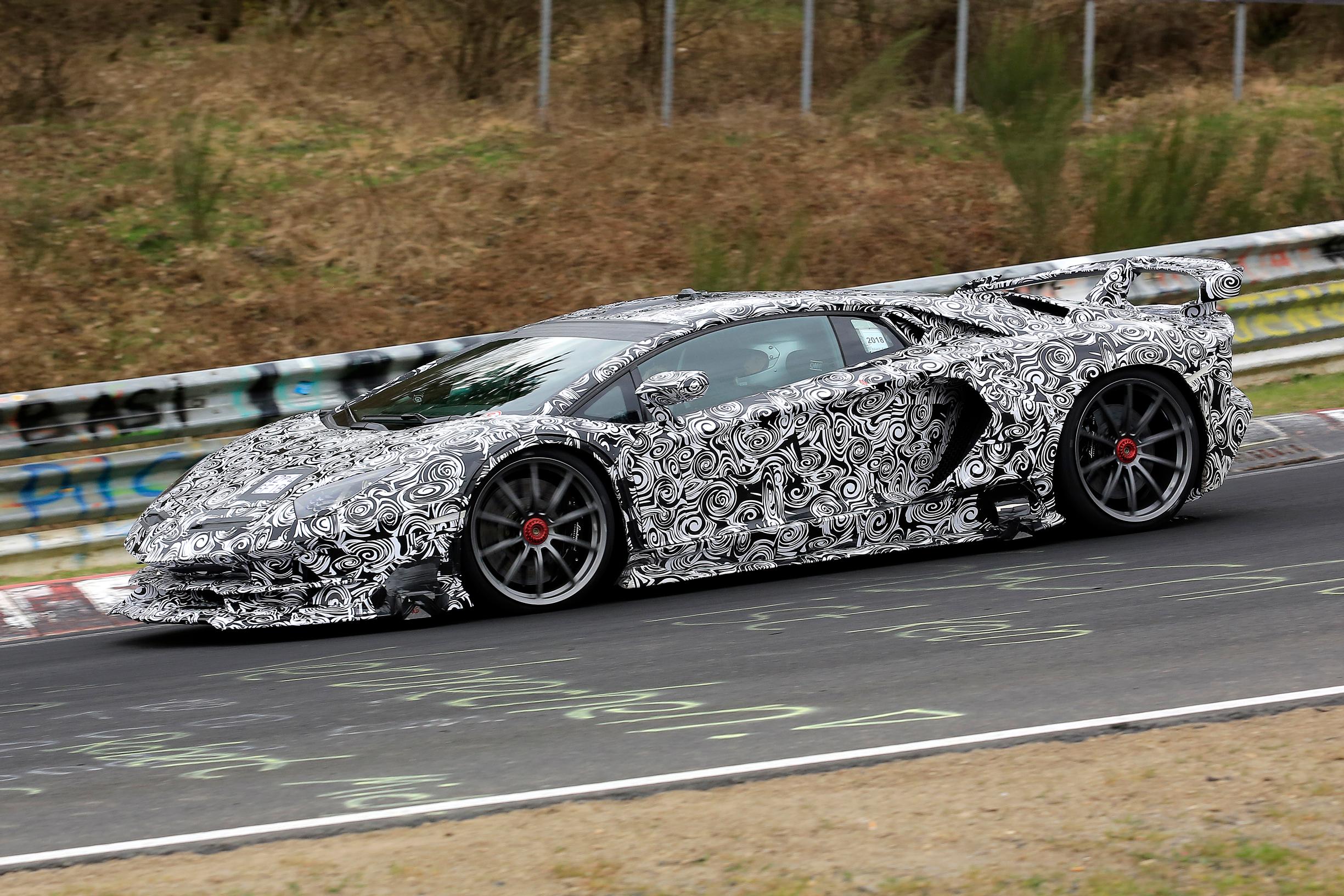 Salakuvissa Lamborghini Aventador Super Veloce Jota