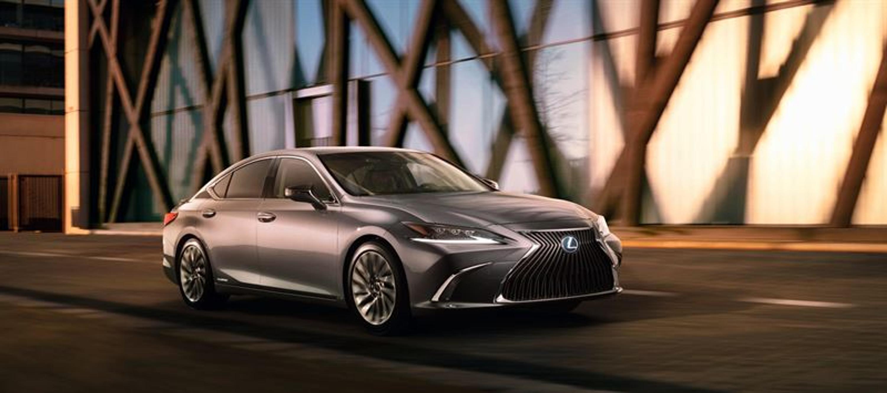 Uuden Lexus ES 300h:n Suomen hinnat vahvistettu