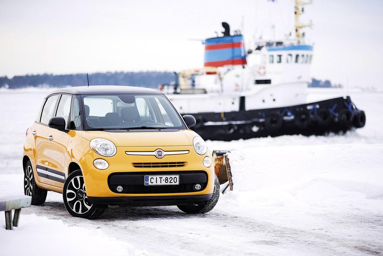 Fiat Harkitsee Abarth Versiota 500 L Sta Tuulilasi
