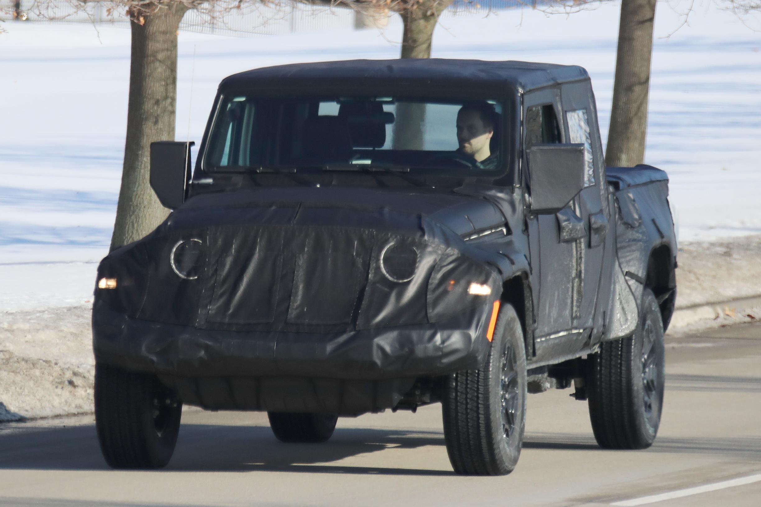 Salakuvissa uusi Jeep Scrambler