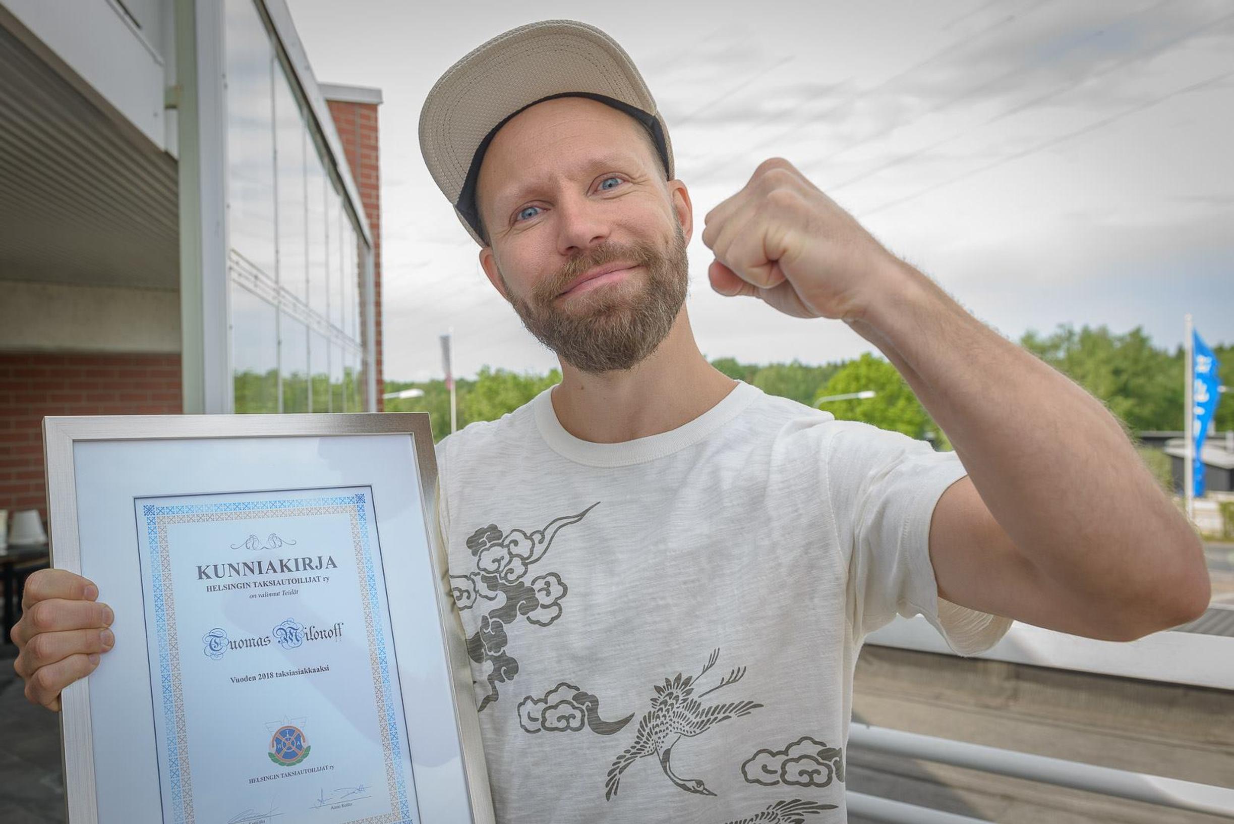 Mediapersoona Tunna Milonoff vuoden taksiasiakas