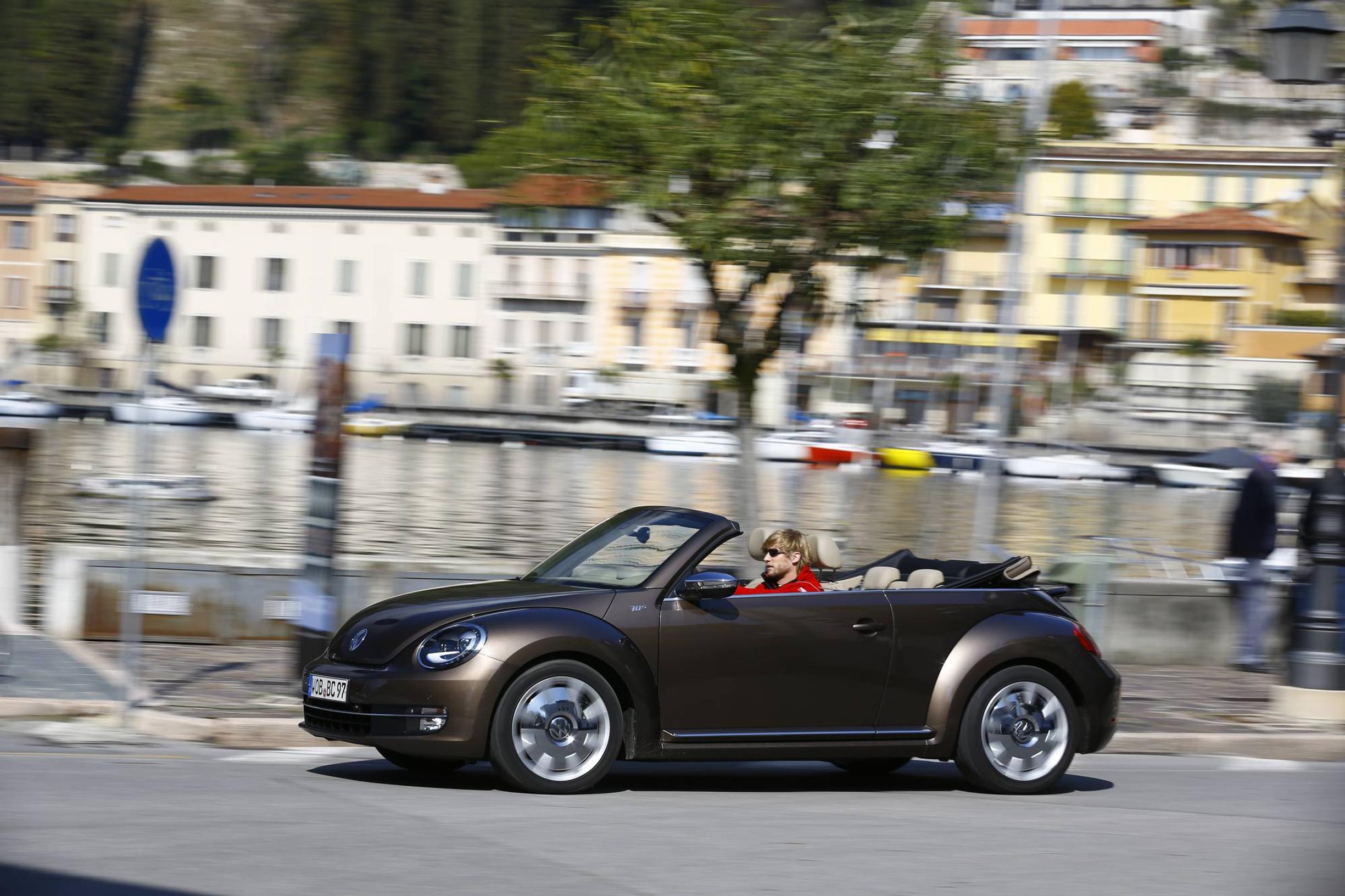 Avoauto alle ja syksyä pakoon – Ajossa VW Beetle Cabrio 2.0 TDI