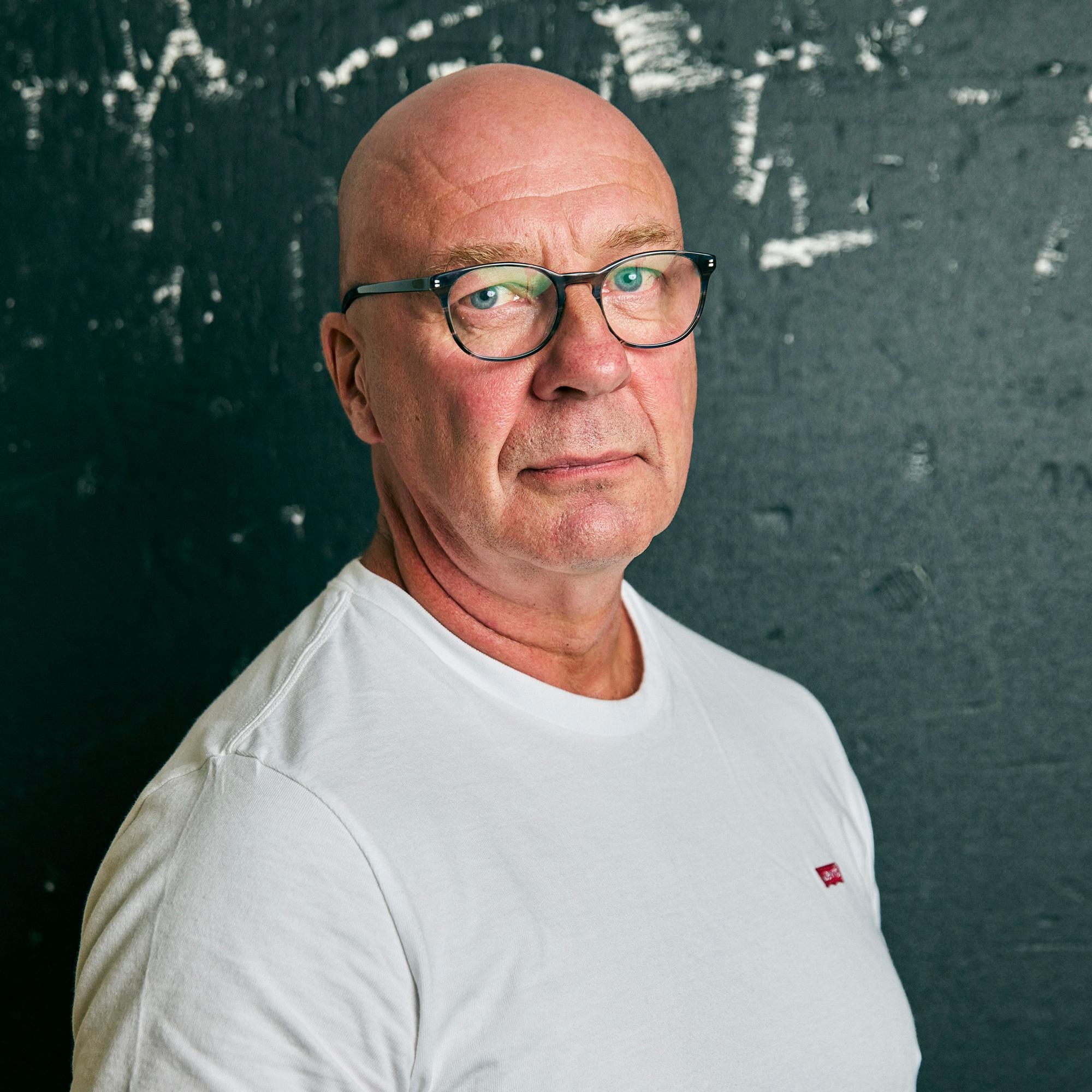 Ammattirikollisten maailma on väkivaltainen ja sisäinen kuri kovaa – Kuuntele podcast