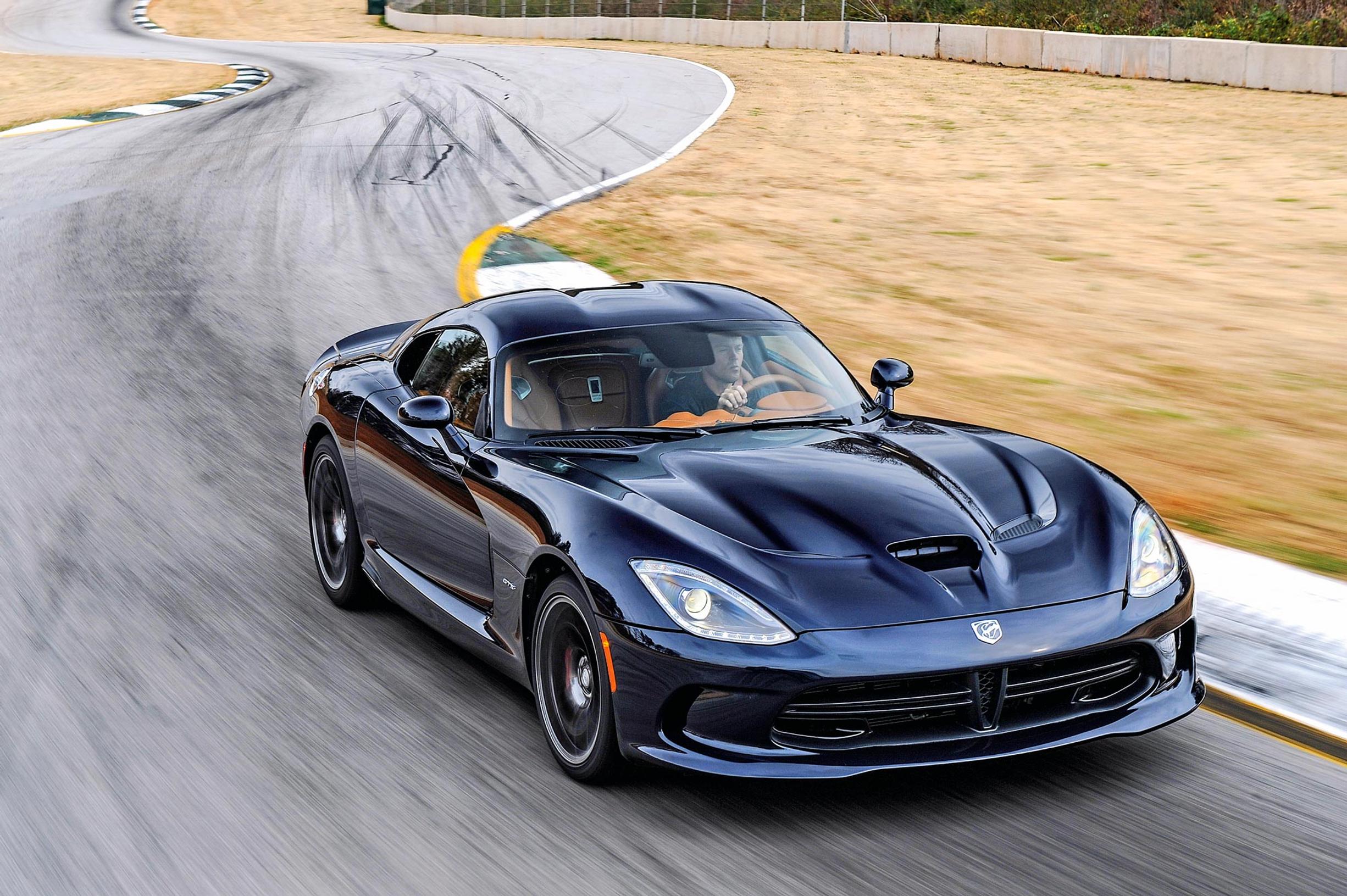 Koeajossa: Dodge SRT Viper – sopivan raaka auto