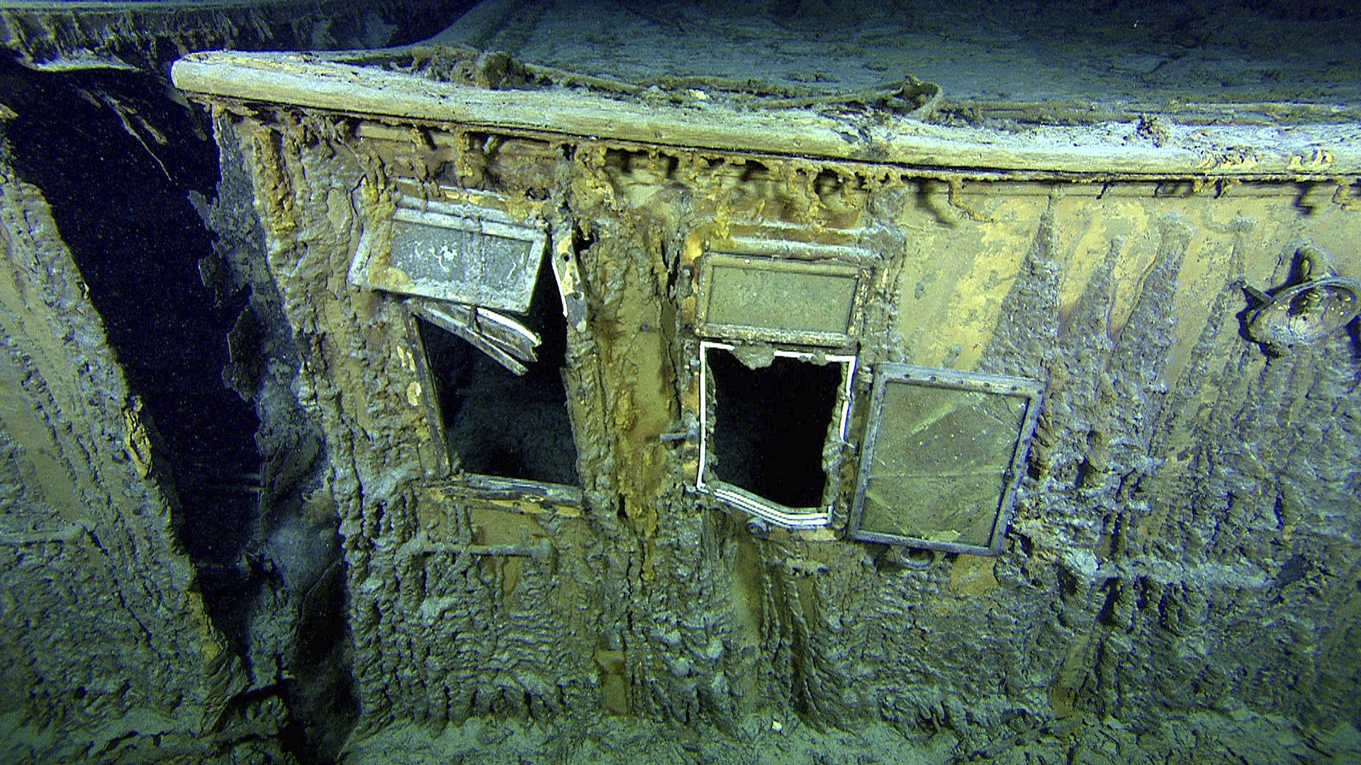 Титаник на дне осушенного океана