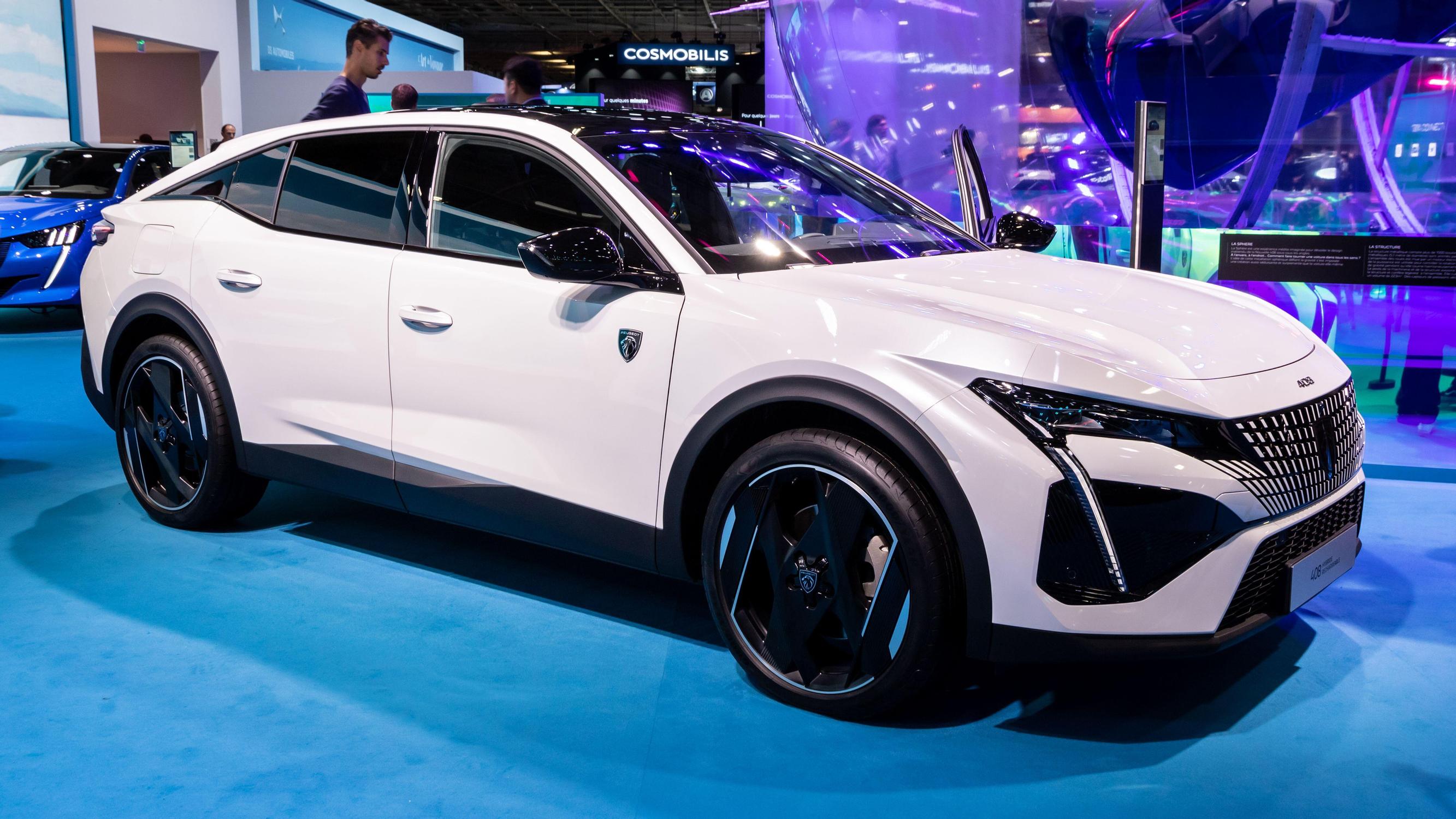 Viikon auto: Uusi Peugeot 408 – Premiumin puolelle mennään – Katso Tuulilasin autovideo 