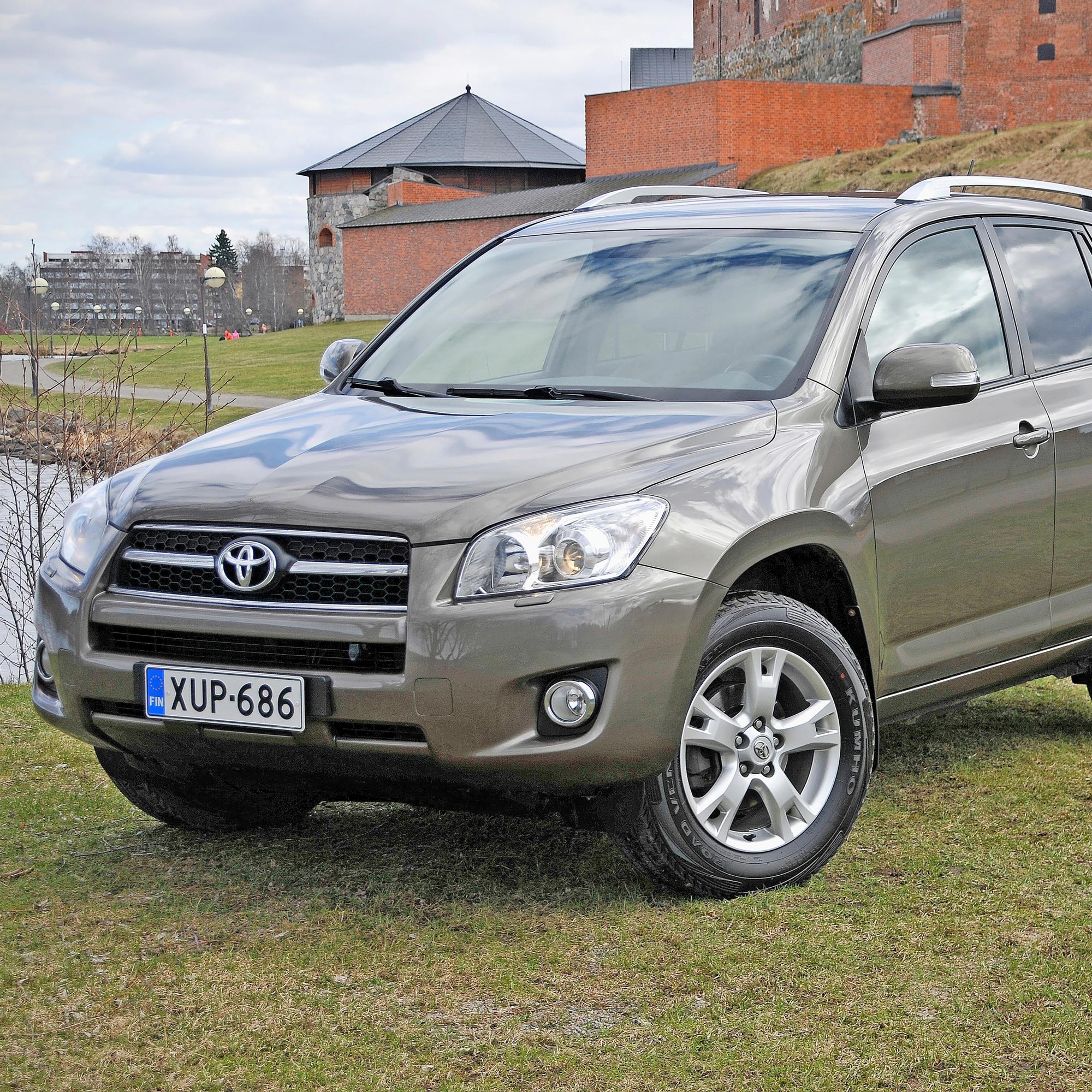 Toyota RAV4 3. sukupolvi 2005–2012 – Tämä sinun tulee ottaa huomioon ennen käytetyn hankintaa
