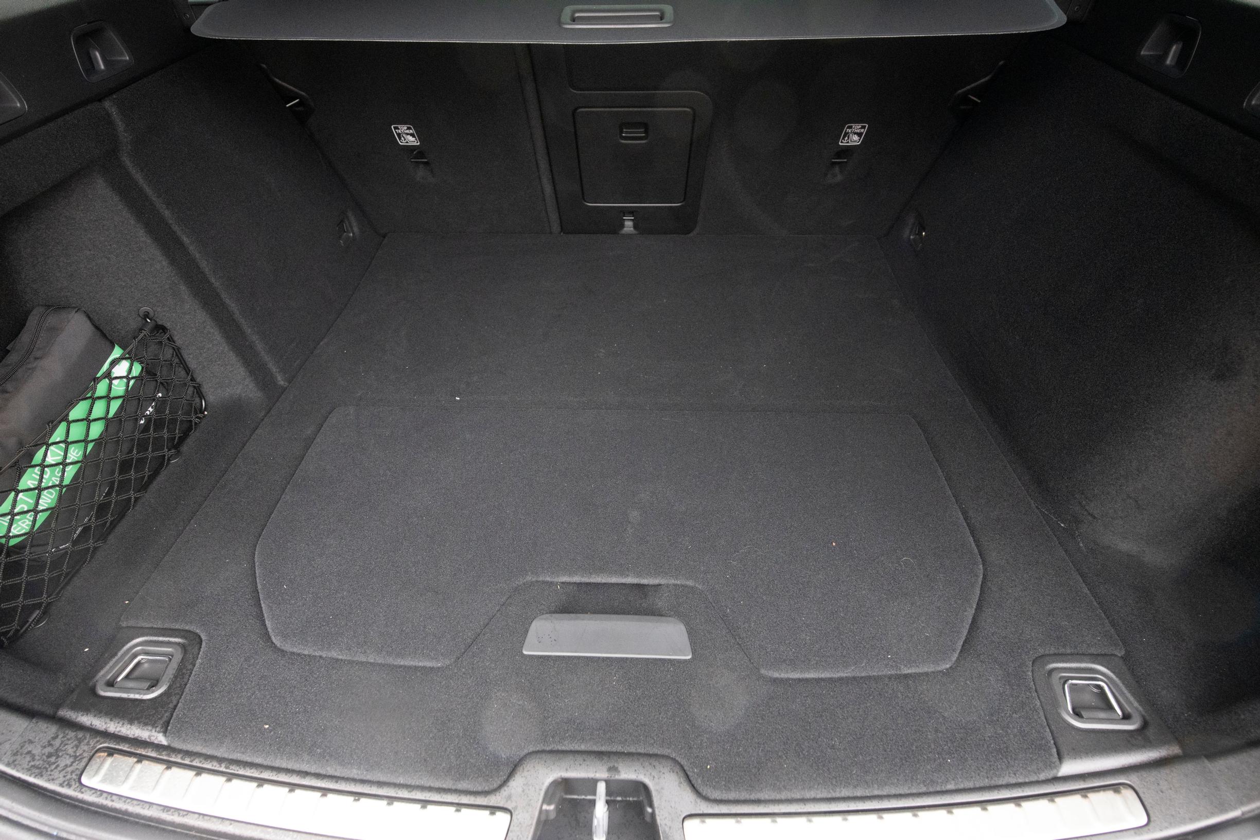 Volvo V60 T8 Long Range Performance tavaratila