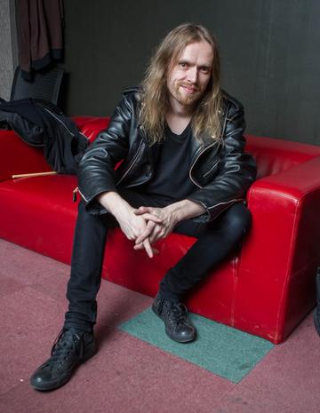 Anssi Kela ostaa itselleen leluja mieluummin kuin sijoittaa Image