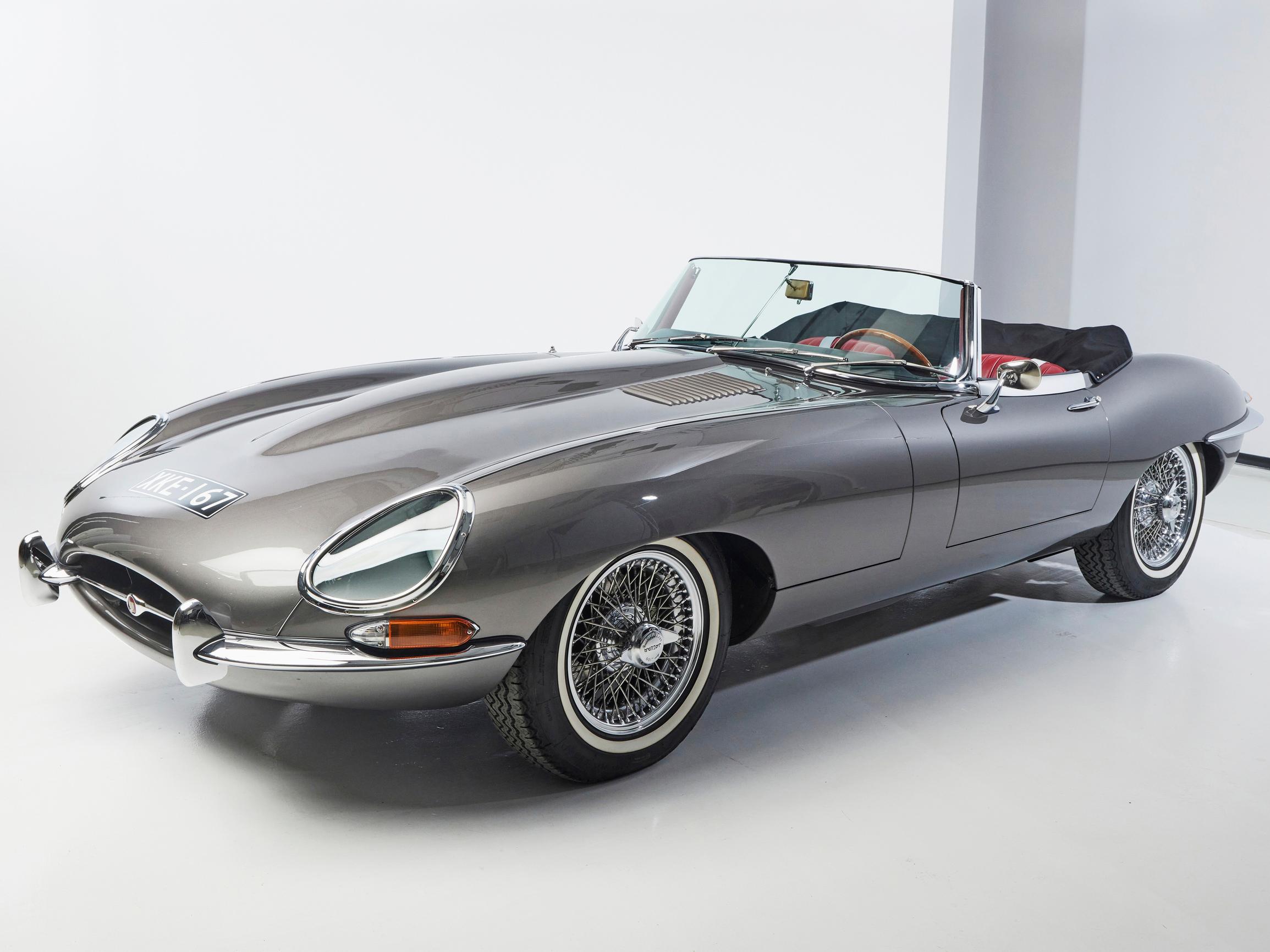 Jaguar-harrastaja entisöi unelma-autonsa, vuoden 1967 E-Typen ruuvi kerrallaan – ”Käytin projektiin yli 1 200 tuntia autotallissani”
