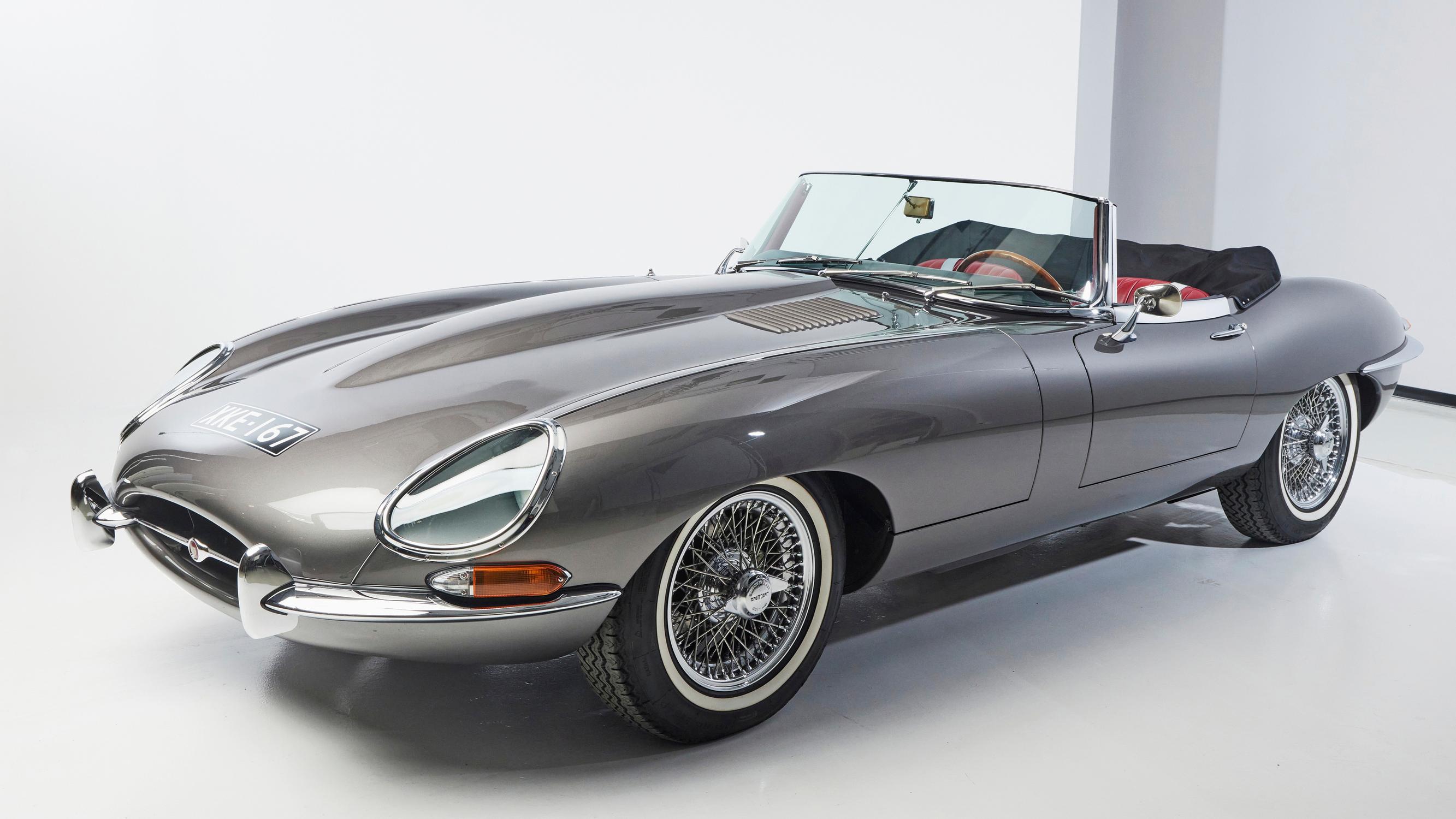 Jaguar-harrastaja entisöi unelma-autonsa, vuoden 1967 E-Typen ruuvi kerrallaan – ”Käytin projektiin yli 1 200 tuntia autotallissani”