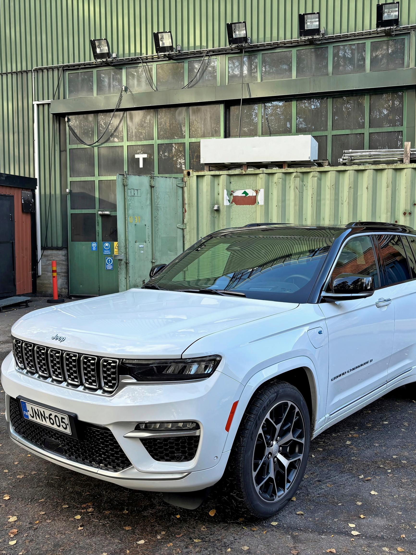 Jeep Grand Cherokee – Sadalla tonnilla saa hieman ronskimpaa Amerikan luksusta