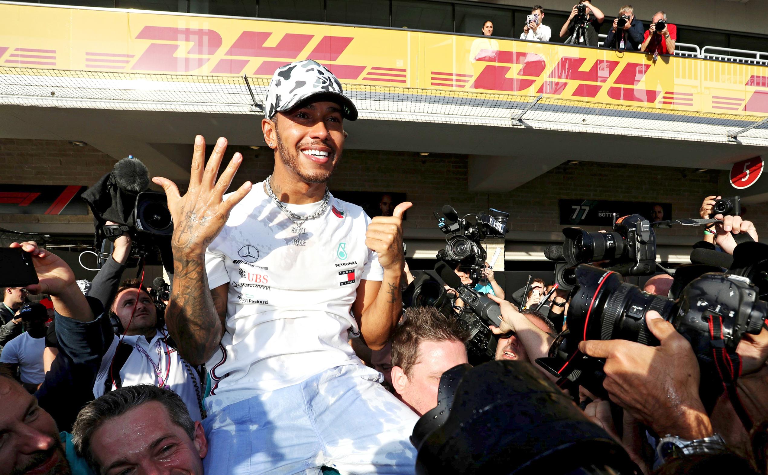 Erikoishaastattelu: Lewis Hamilton on kuusinkertainen F1-maailmanmestari ja saunahullu 