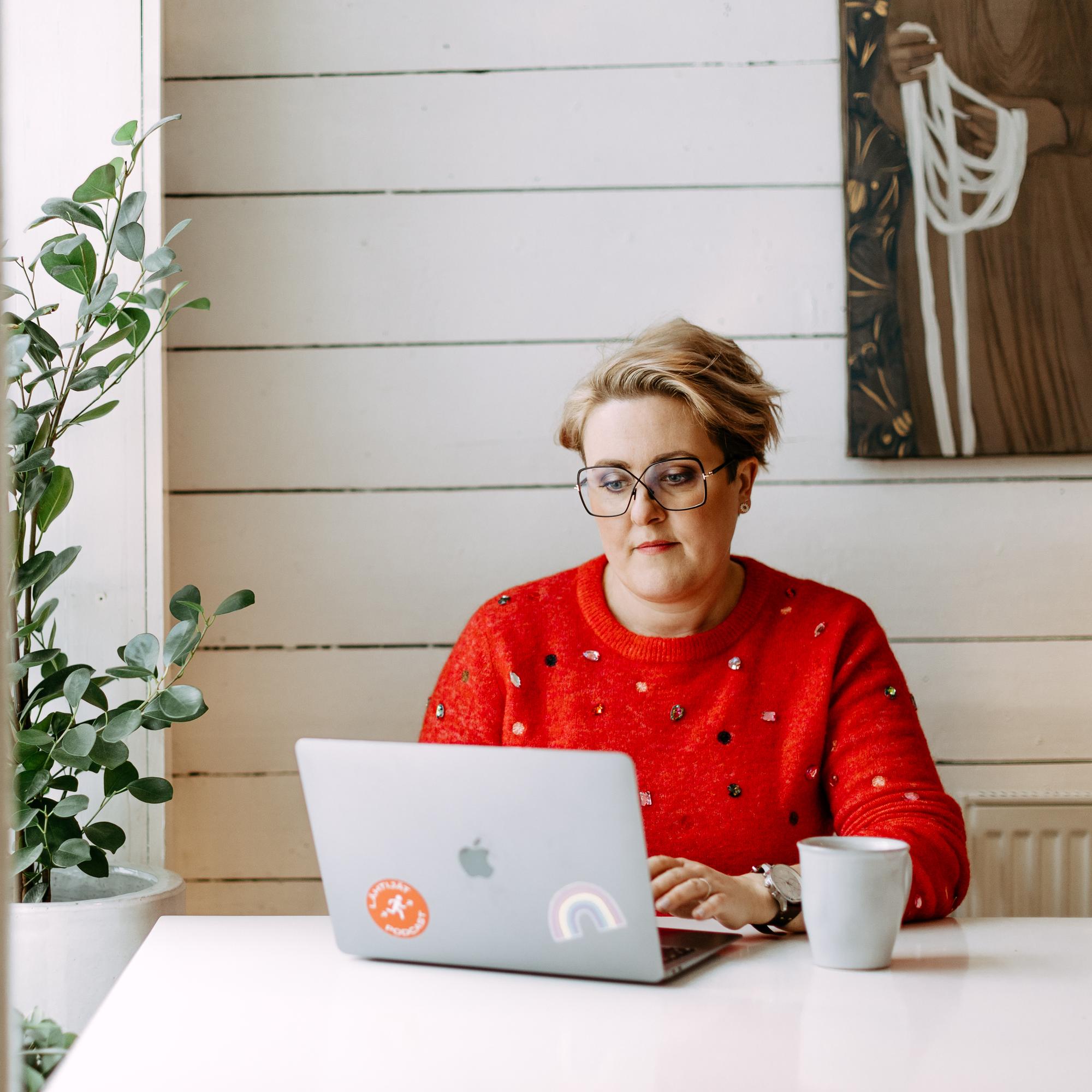 Anna Haverinen raijasi perheensä asumaan Turkuun, eikä edes Espoossa varttunut puoliso halua enää pois – ”Tämä oli taloudellisesti erittäin hyvä diili”