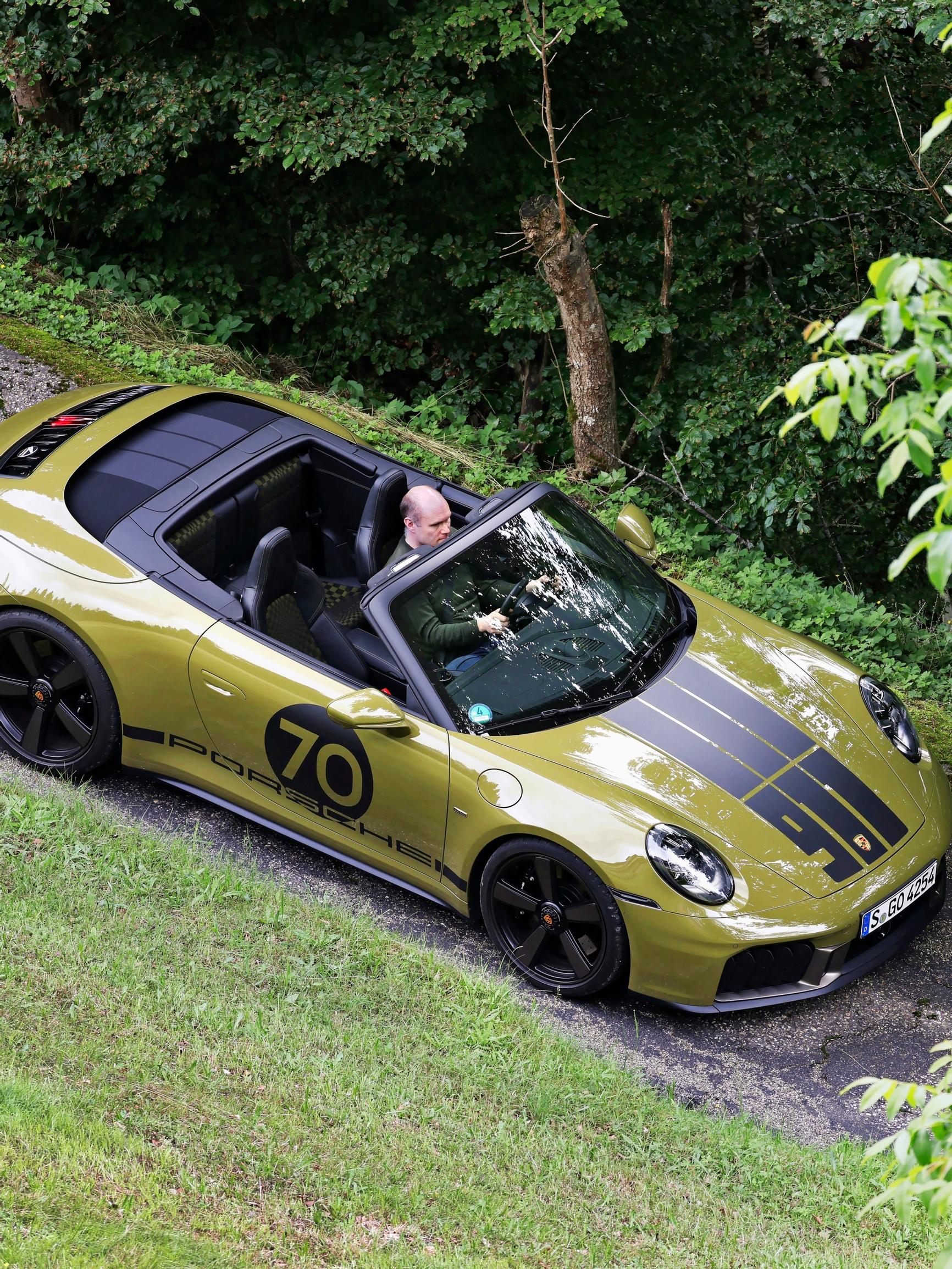Uusi Porsche 911 tarjoilee 70-luvun tunnelmaa – Sähkömoottorin avustuksella se kiihtyy sataseen vain kolmessa sekunnissa