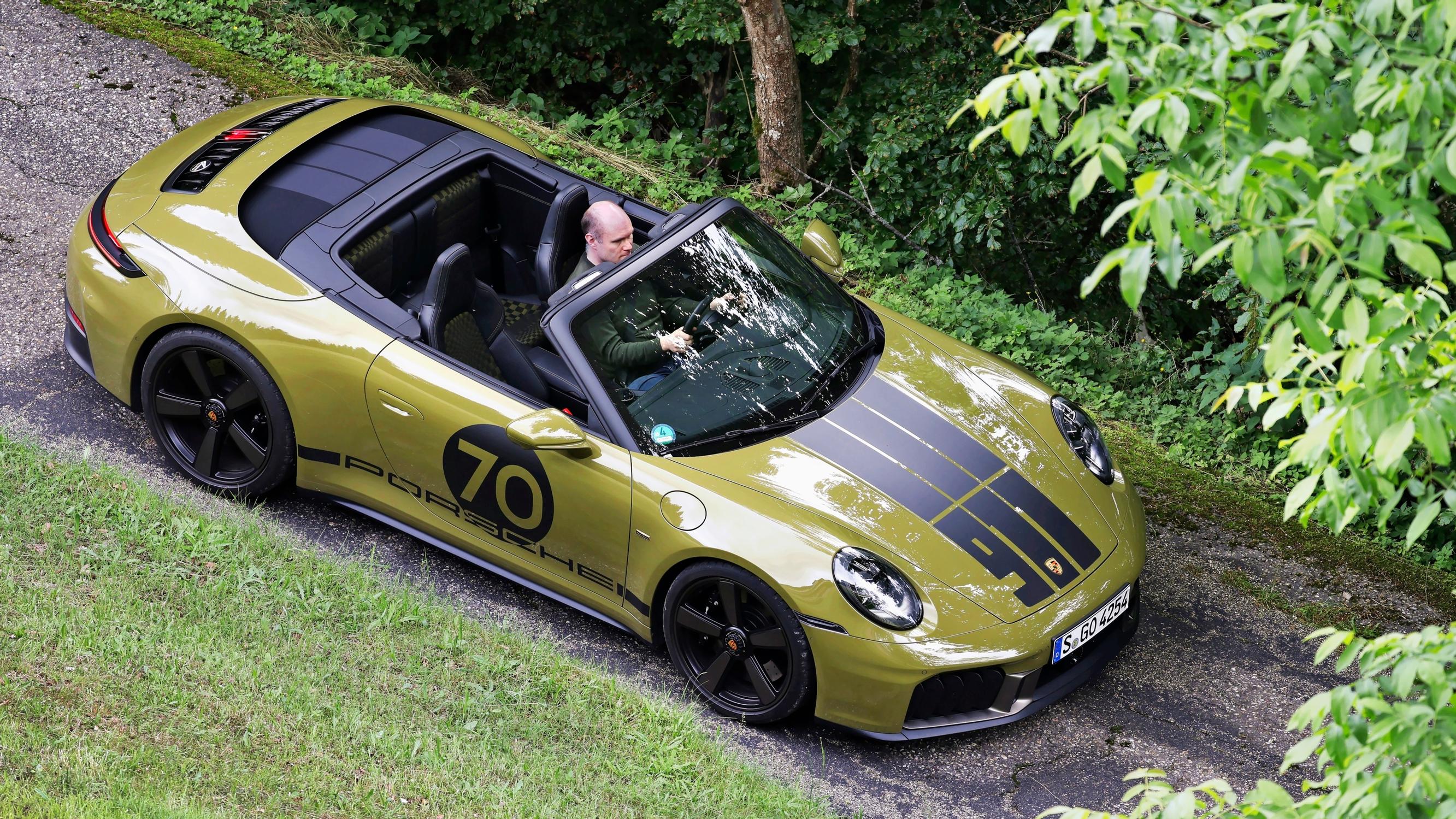 Uusi Porsche 911 tarjoilee 70-luvun tunnelmaa – Sähkömoottorin avustuksella se kiihtyy sataseen vain kolmessa sekunnissa
