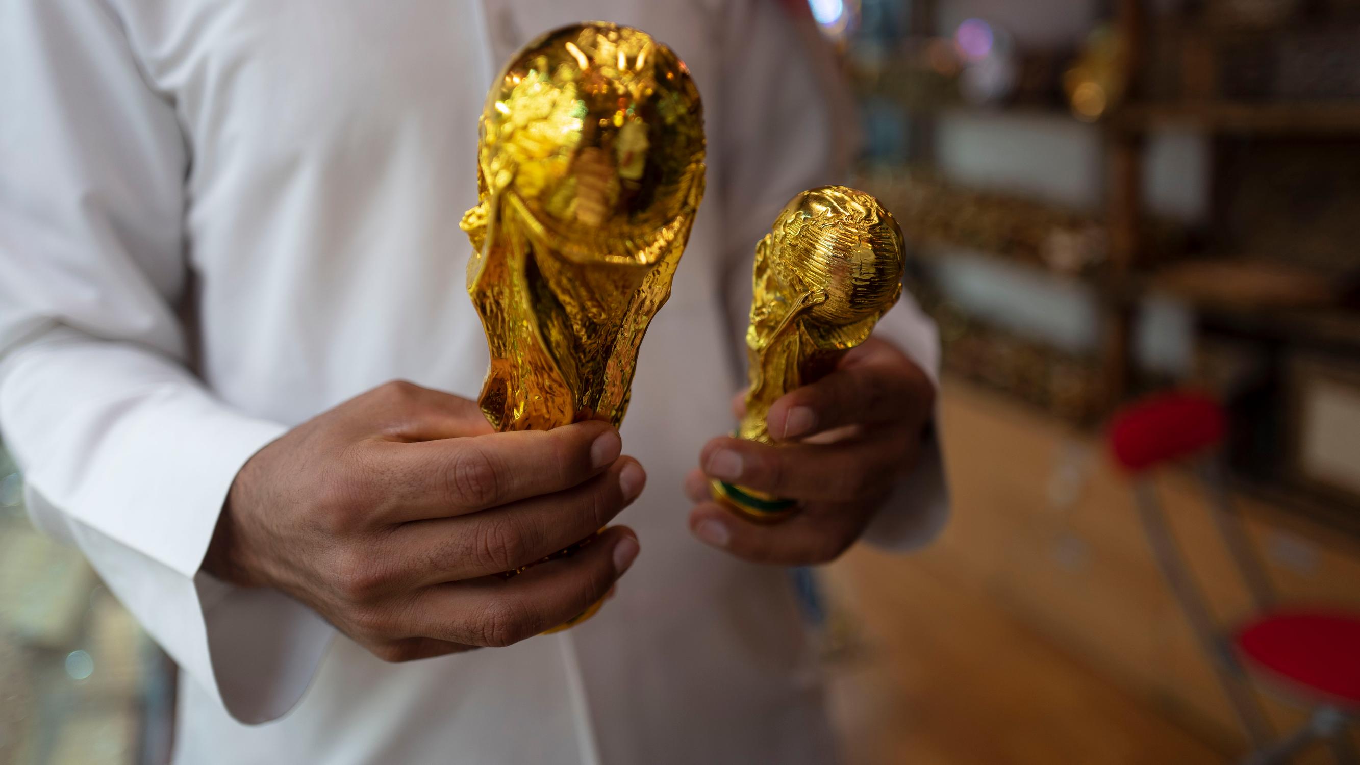 Analyysi: Jalkapallon MM-kisat joulun alla Qatarissa todistavat, että miesten kisat ovat mädät