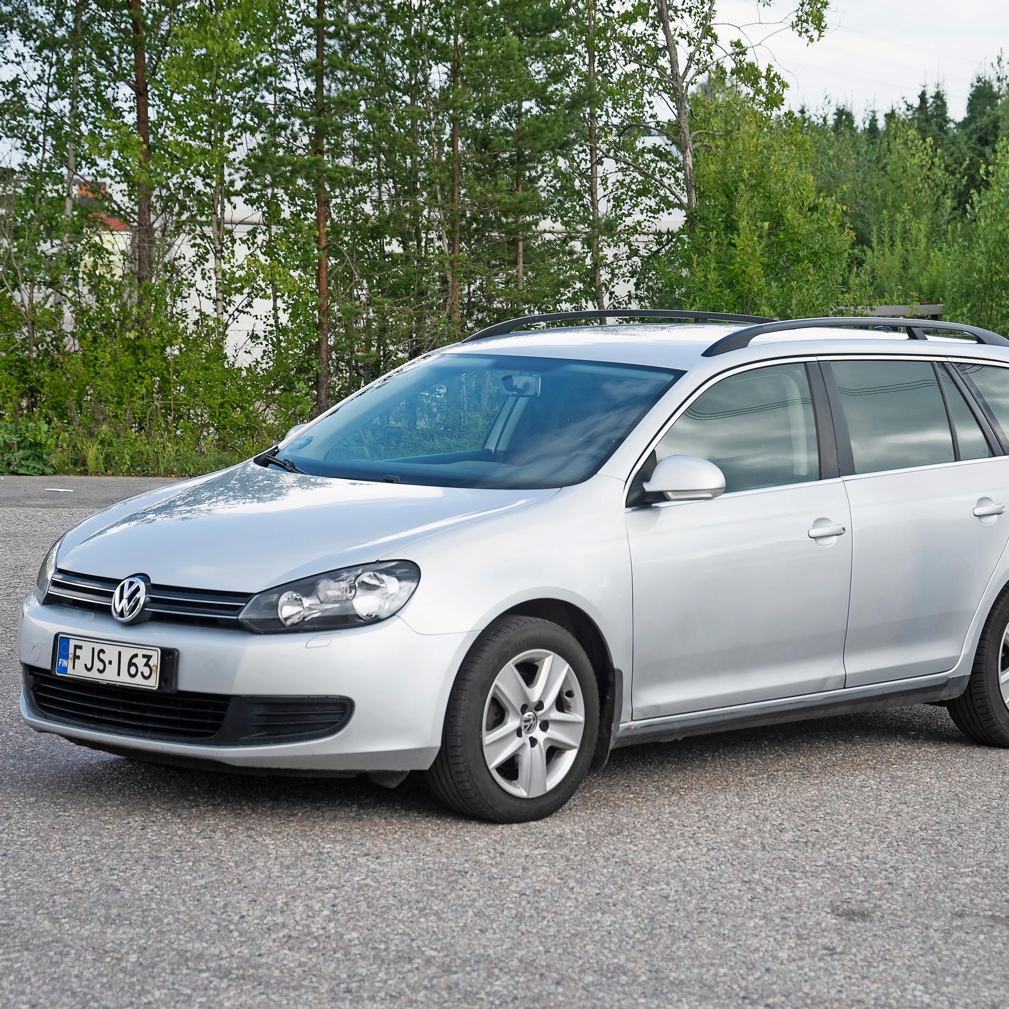 Volkswagen Golf vm. 2010 – Tästä pikkurahalla todella hyvä käyttöauto, joka taipuu moneen menoon – Kohtuukilometrit ikään nähden