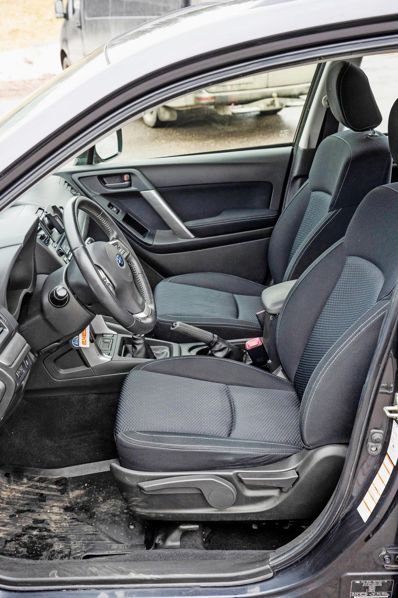 Subaru Foresterin kuljettajalla on hyvät oltavat.