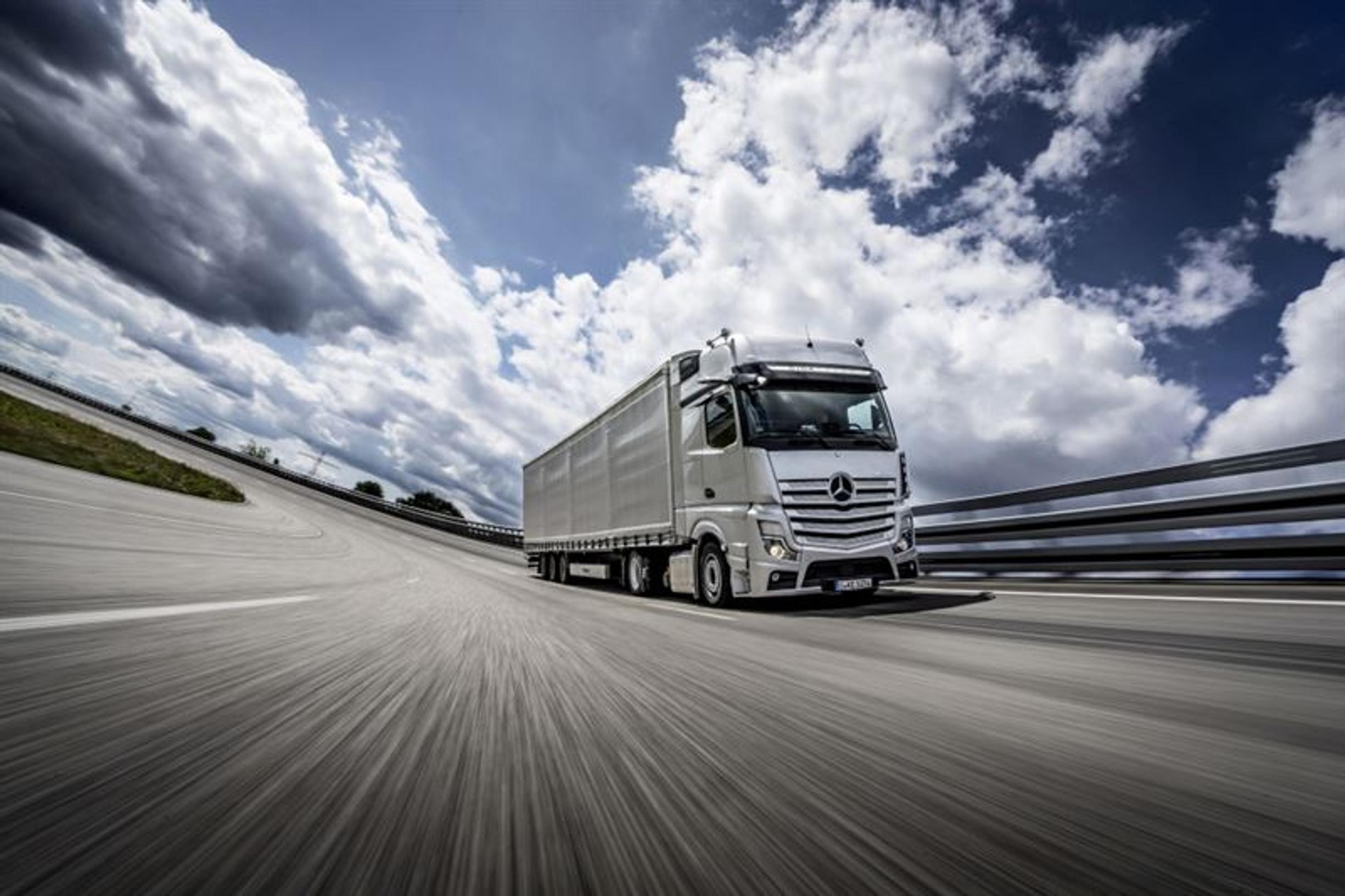Jo viides kerta - uusi Mercedes-Benz Actros on Truck of the Year 2020