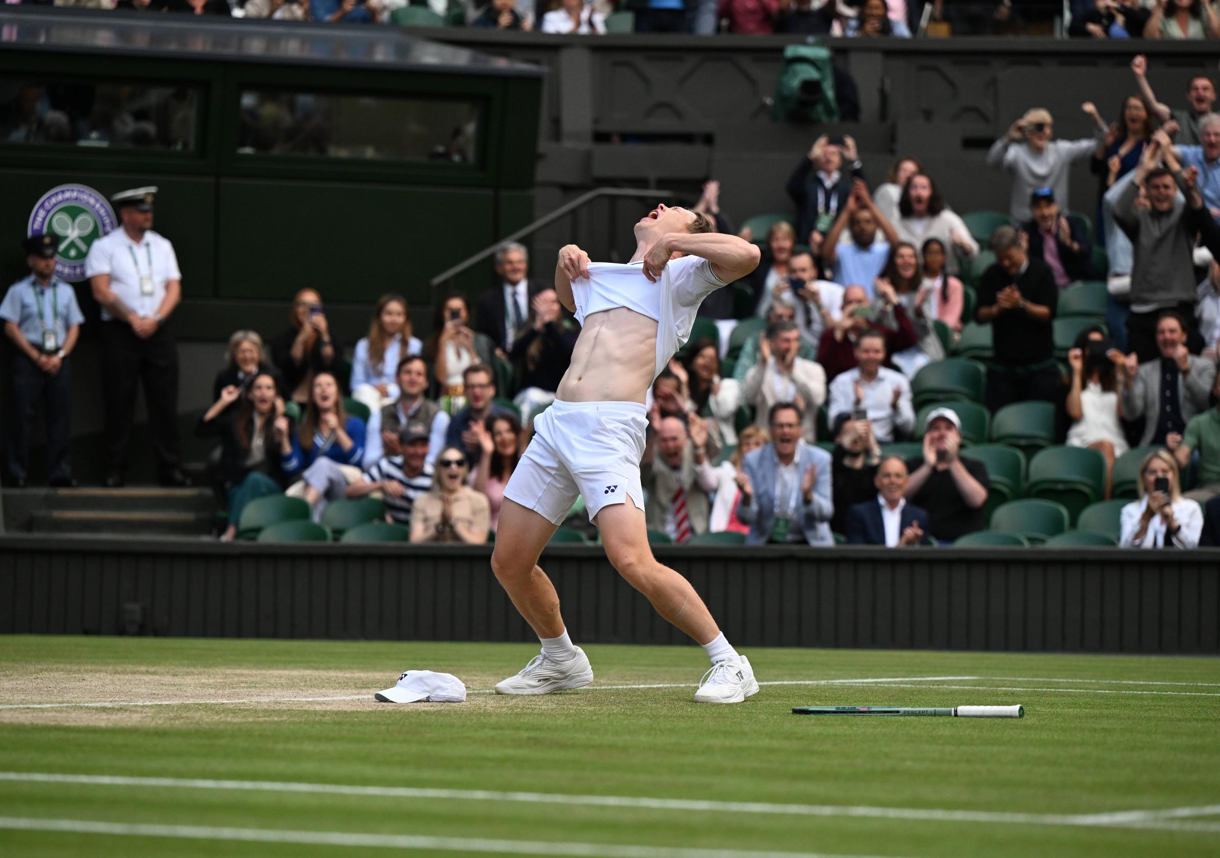 Harri Heliövaara ehti jo lopettaa uransa, nyt hän pamautti Wimbledonissa Suomen tennishistorian kovimman voiton