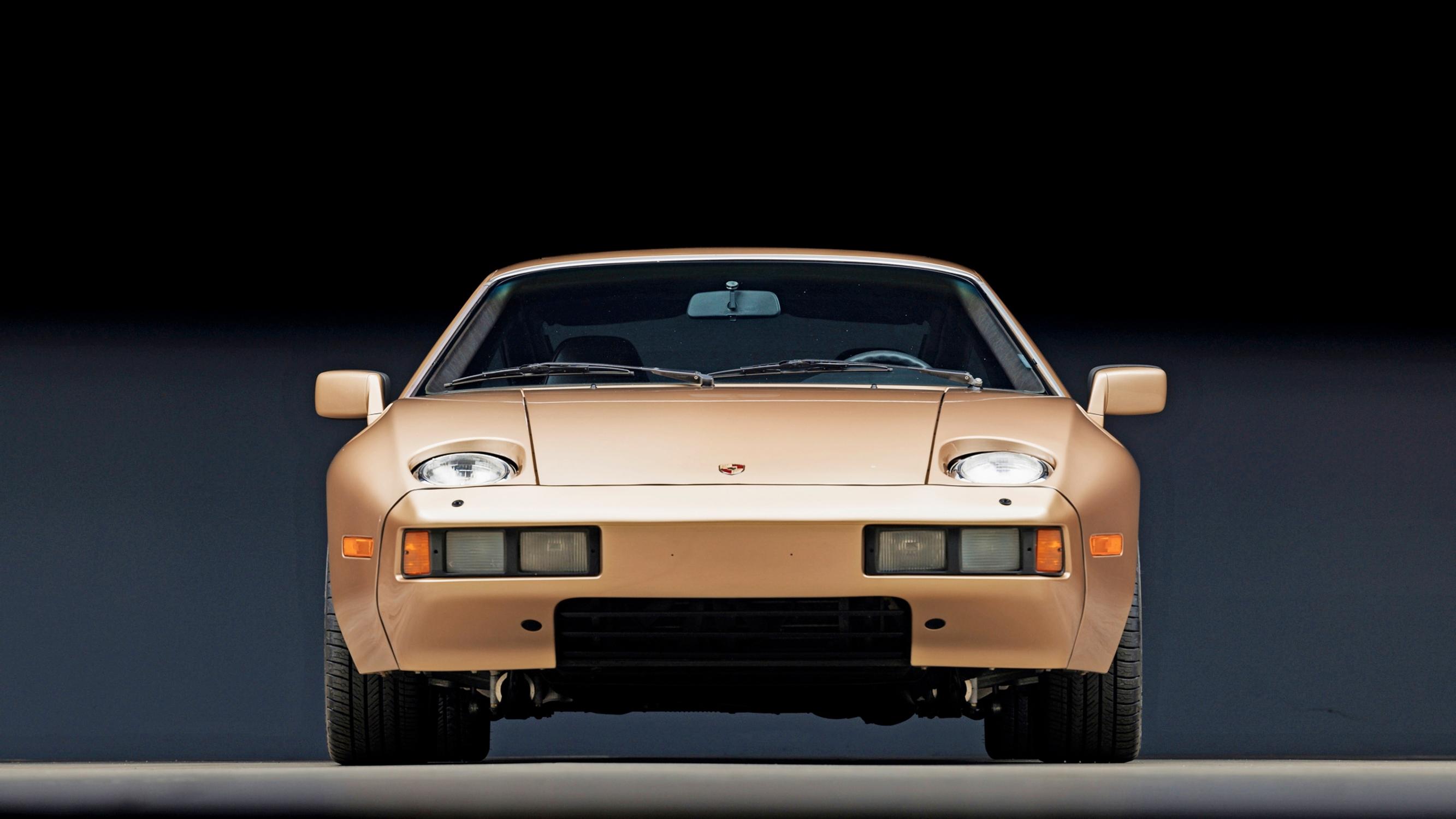 Porsche 928 | Veekasi keulalla ja vaihteisto taka-akseliston yhteydessä. 1970-luvun huipputekniikkaa koko rahalla