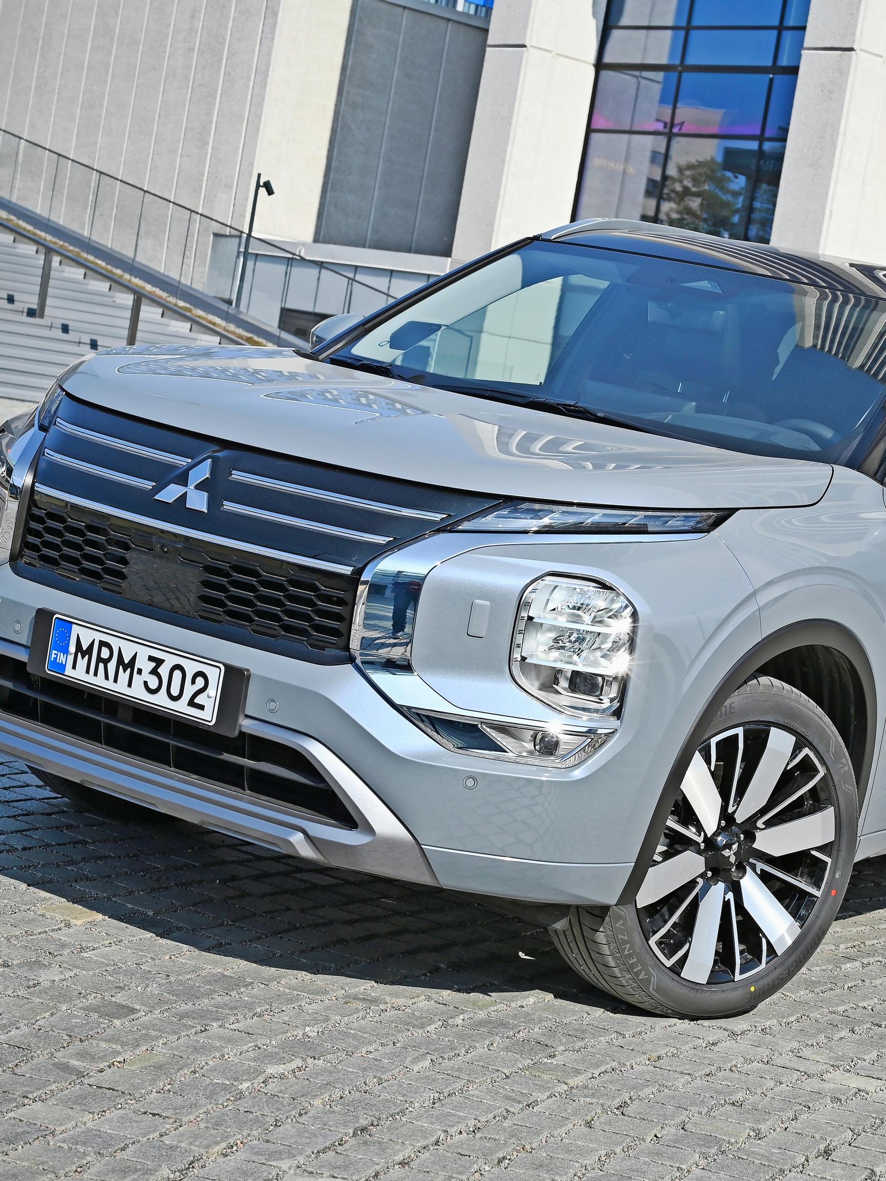 Ladattava Mitsubishi Outlander tekee paluun entistä vahvempana ja modernimpana