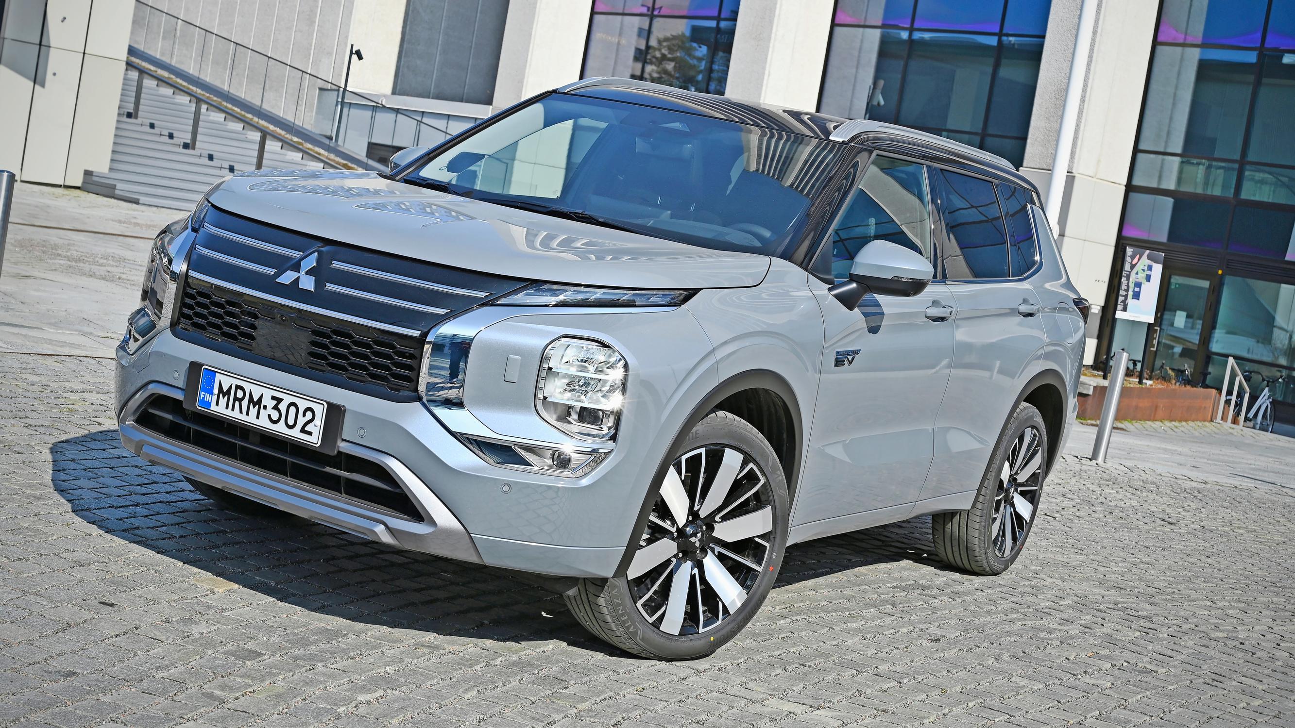 Ladattava Mitsubishi Outlander tekee paluun entistä vahvempana ja modernimpana