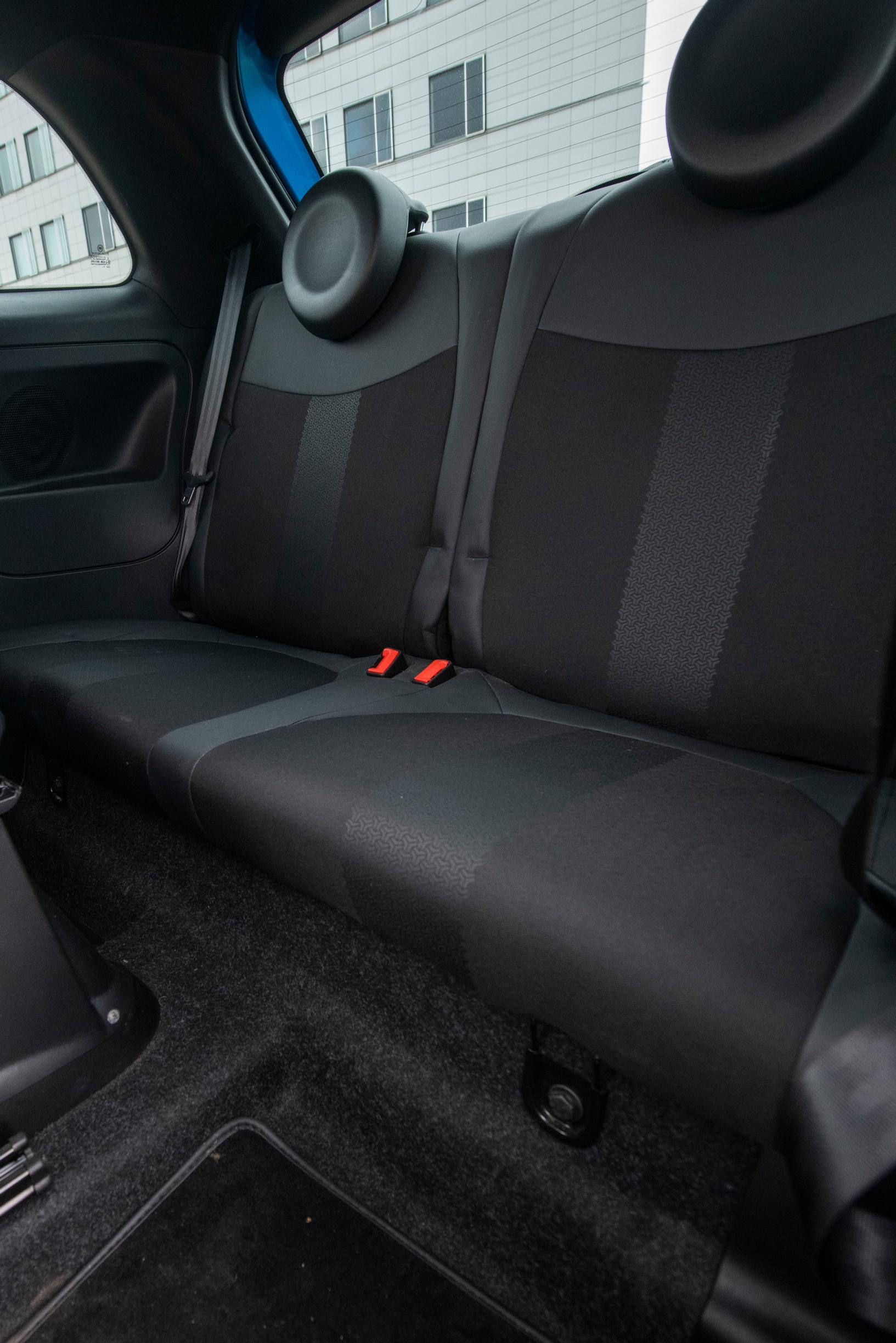 Fiat 500 vm. 2015 Sport 1.2 8V 69 hv Dualogic S&S takapenkki