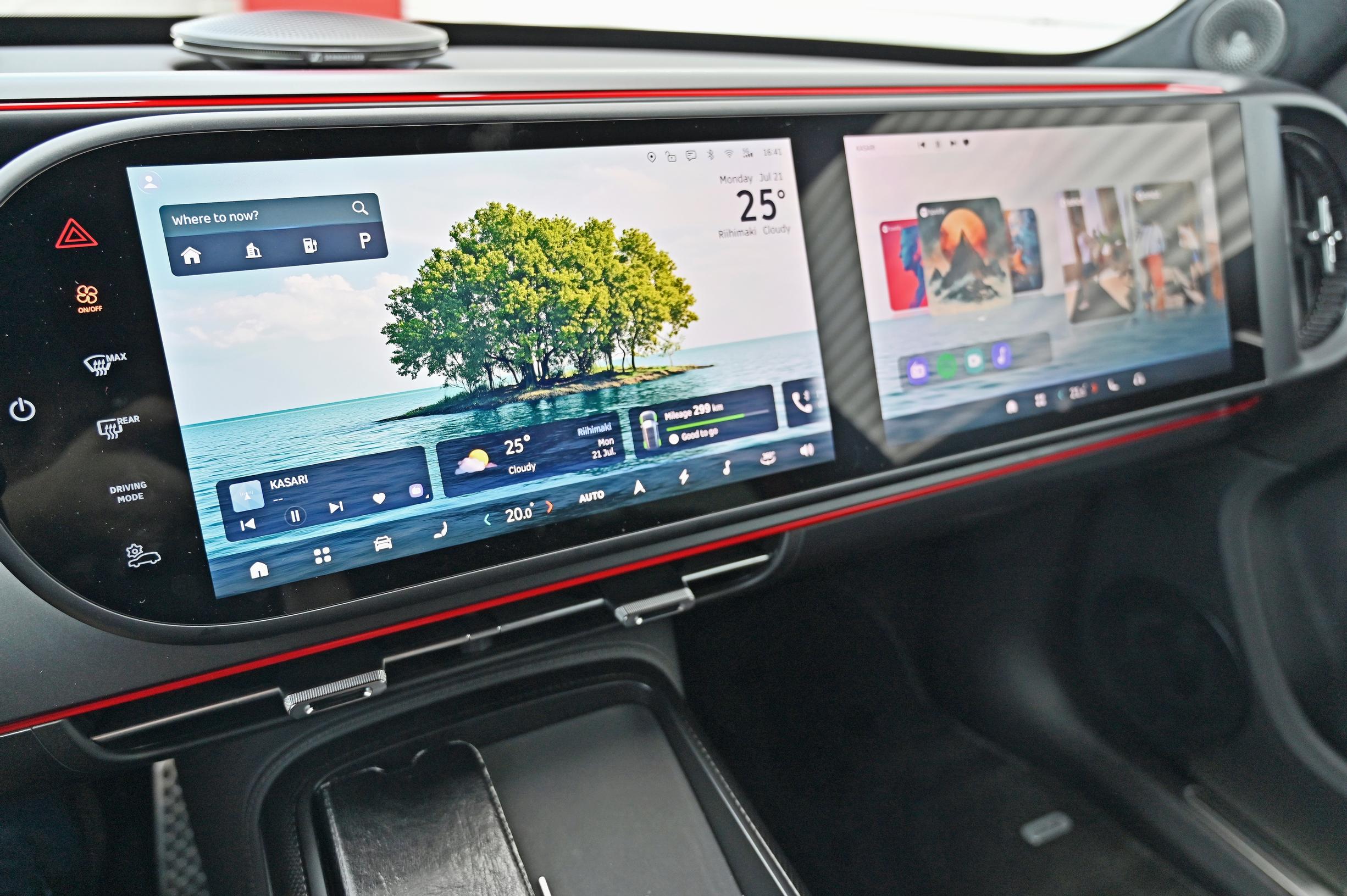 Smart #5 Brabusin kaksi 13-tuumaista kojelautanäyttöä ovat autoilun tätä päivää.