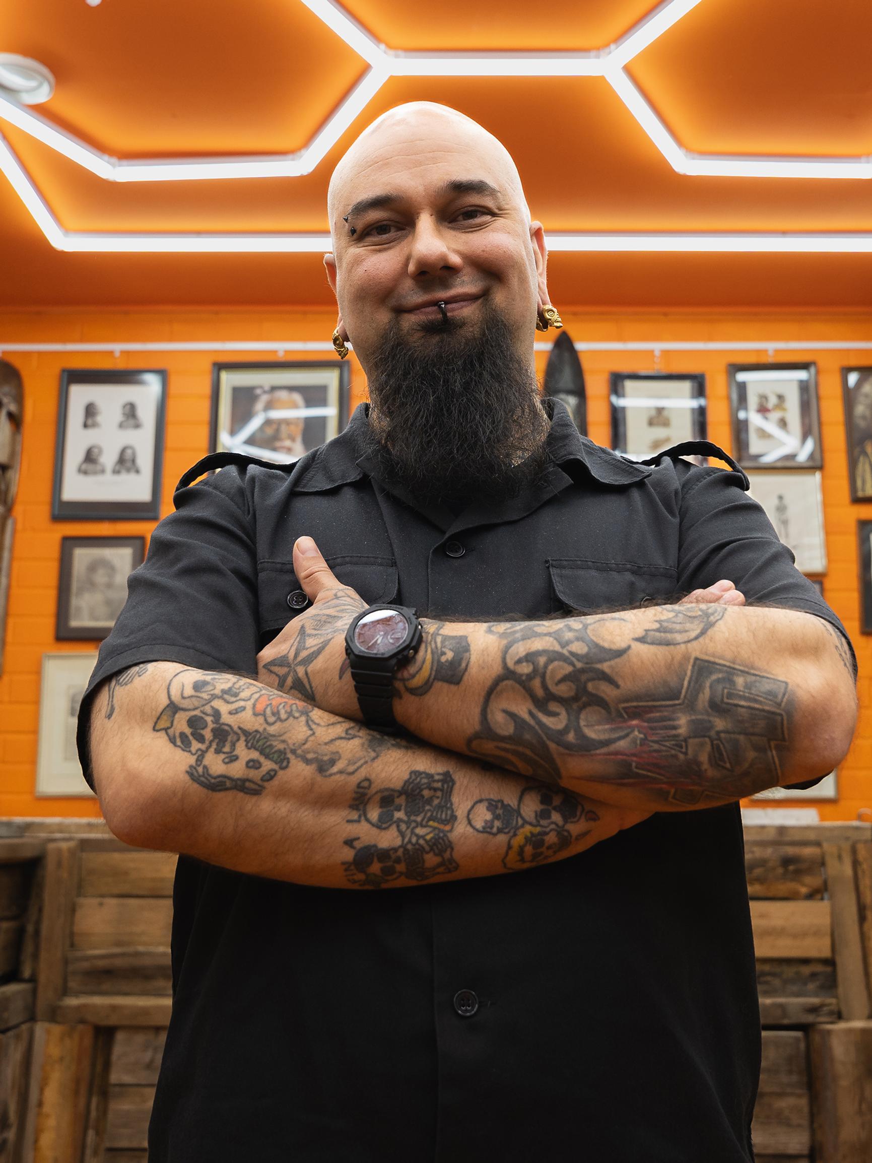 Henri Saban, 39, tatuointeja on kuvailtu Suomen rumimmiksi – Kotitatuointeja tehdään nyt jopa Temusta tilatuilla koneilla