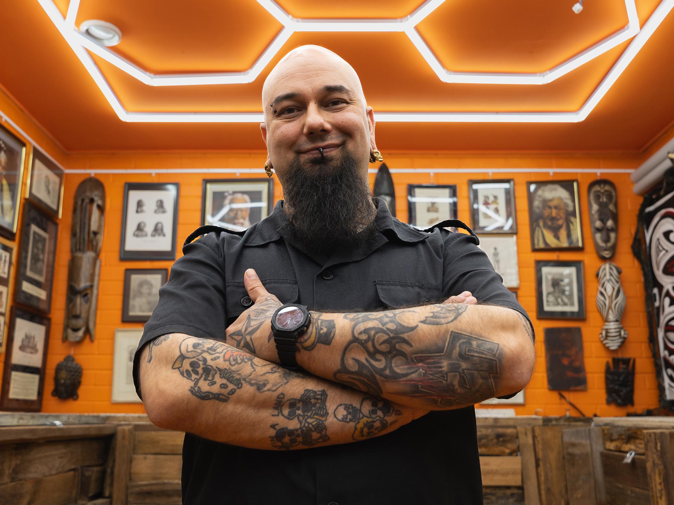 Henri Saban, 39, tatuointeja on kuvailtu Suomen rumimmiksi – Kotitatuointeja tehdään nyt jopa Temusta tilatuilla koneilla