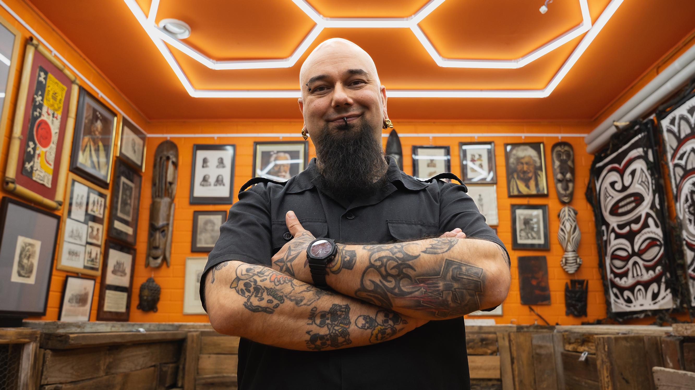 Henri Saban, 39, tatuointeja on kuvailtu Suomen rumimmiksi – Kotitatuointeja tehdään nyt jopa Temusta tilatuilla koneilla