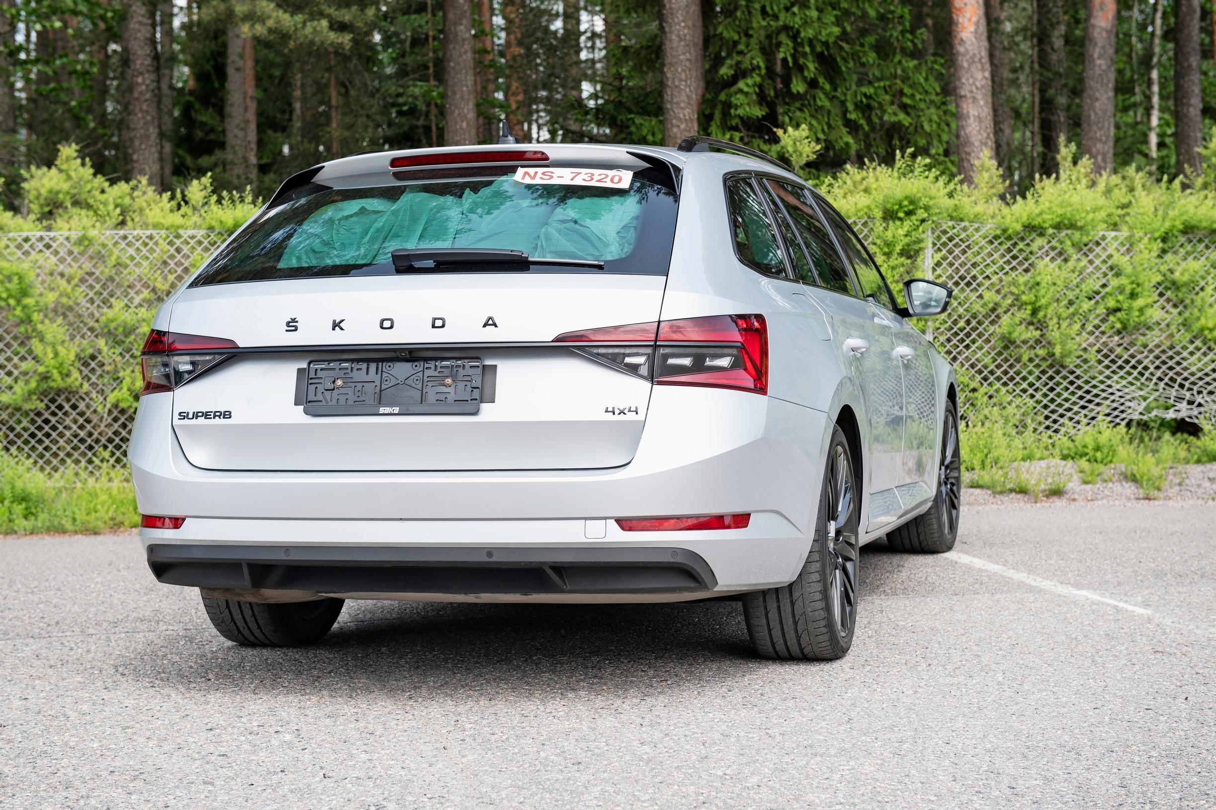 Skoda Superb on auto hänelle, joka tarvitsee tilaa, mutta ei kuitenkaan halua hissutella.