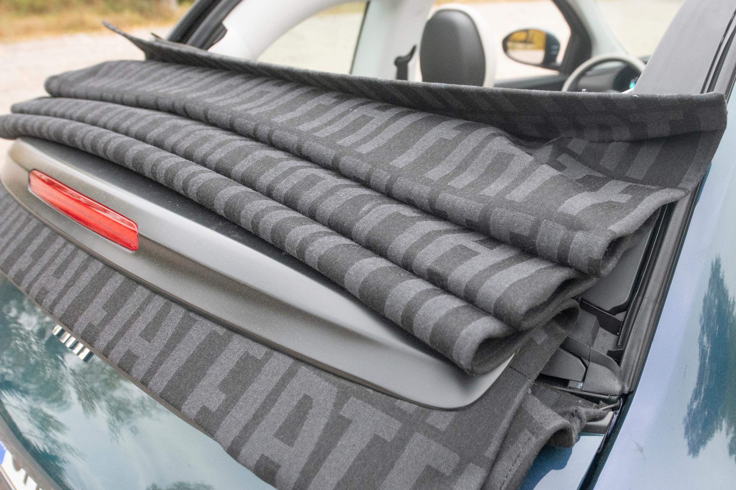 Fiat 500e Cabriolet La Prima avautuva katto