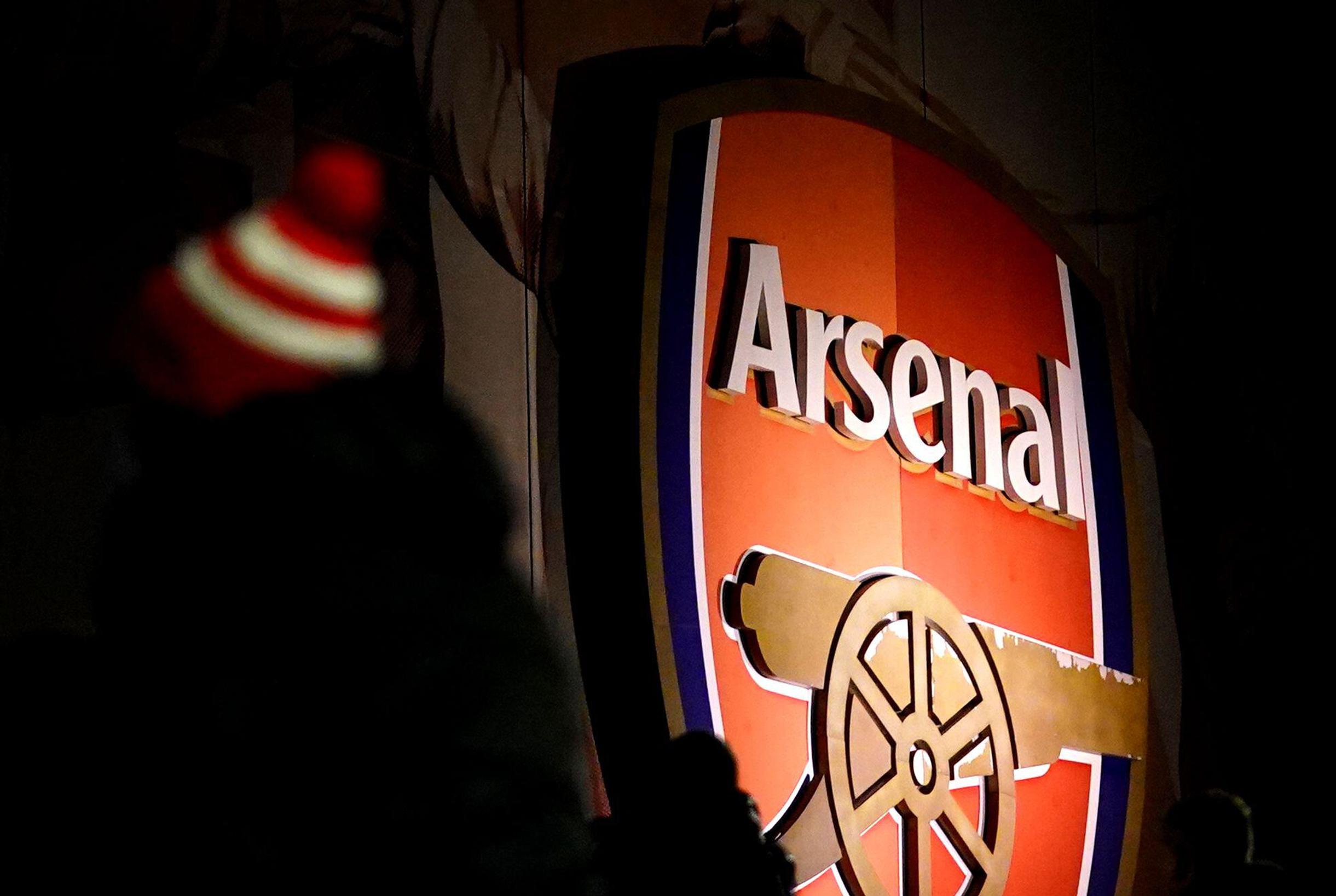 Tykkien jyrinässä kaikuu mestaruuden sävelet – Onko vihdoin Arsenalin aika? ”Mestaruuden kaiku”