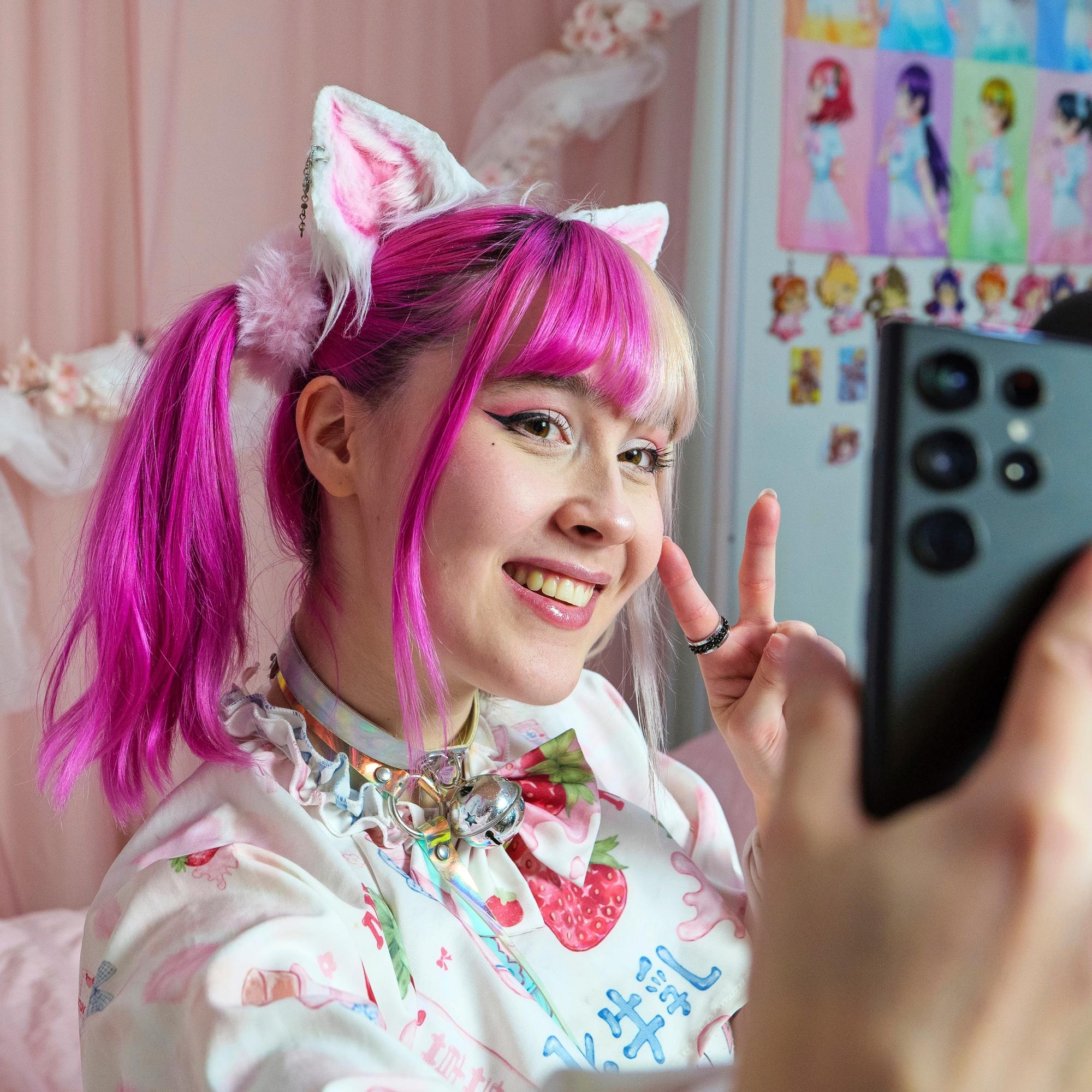 Heidi, 23, tekee seksityötä OnlyFans-sivustolla – Yhä useampaa nuorta kiinnostaa seksityö, vaikka riskejä on enemmän kuin aikuisilla