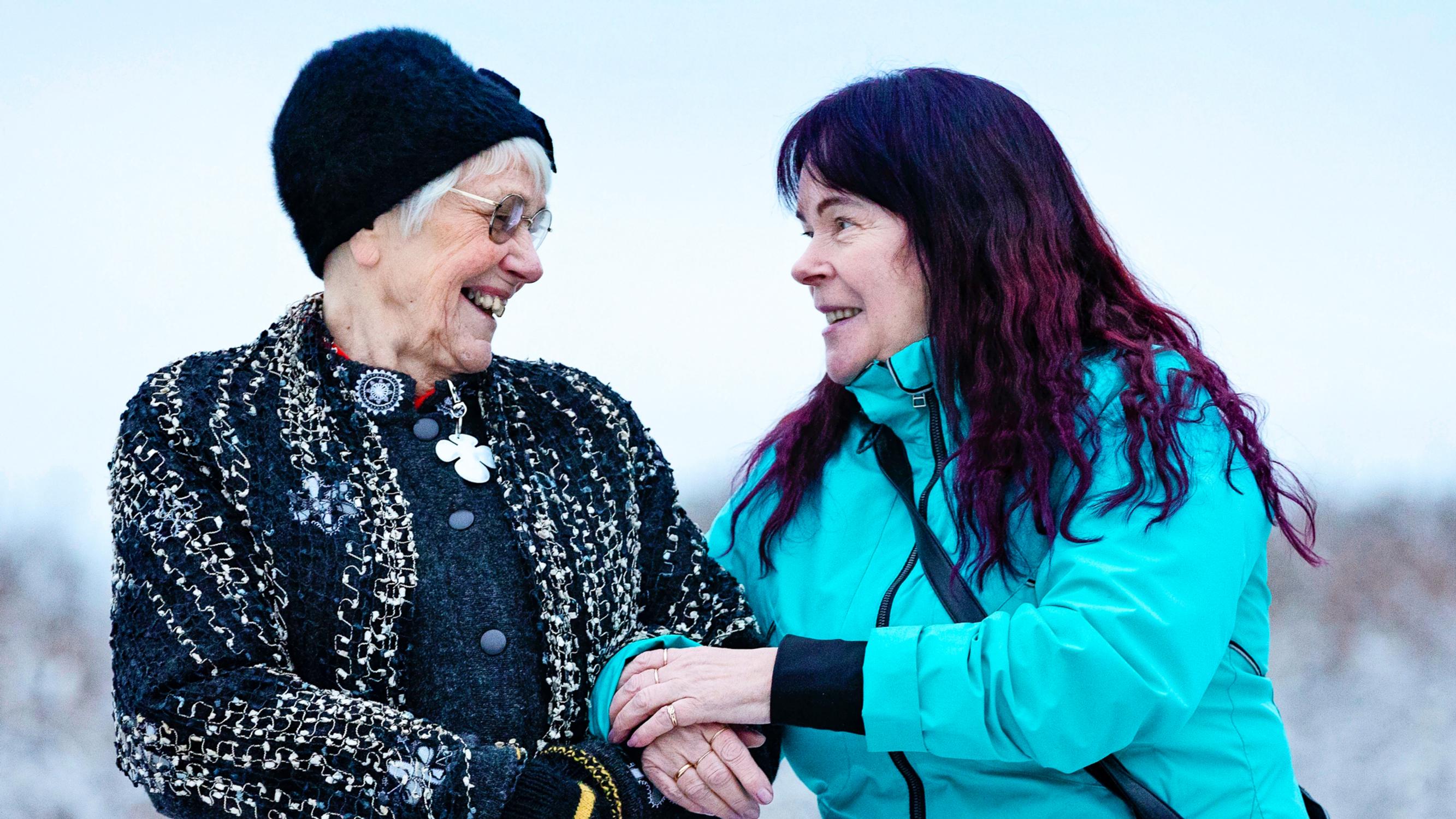 Oilin, 65, ja Maija-Liisan, 82, ystävyys alkoi ruusujahdissa rautakaupassa, mutta oli katketa heti alkuunsa – Lehti-ilmoitus toi heidät taas yhteen