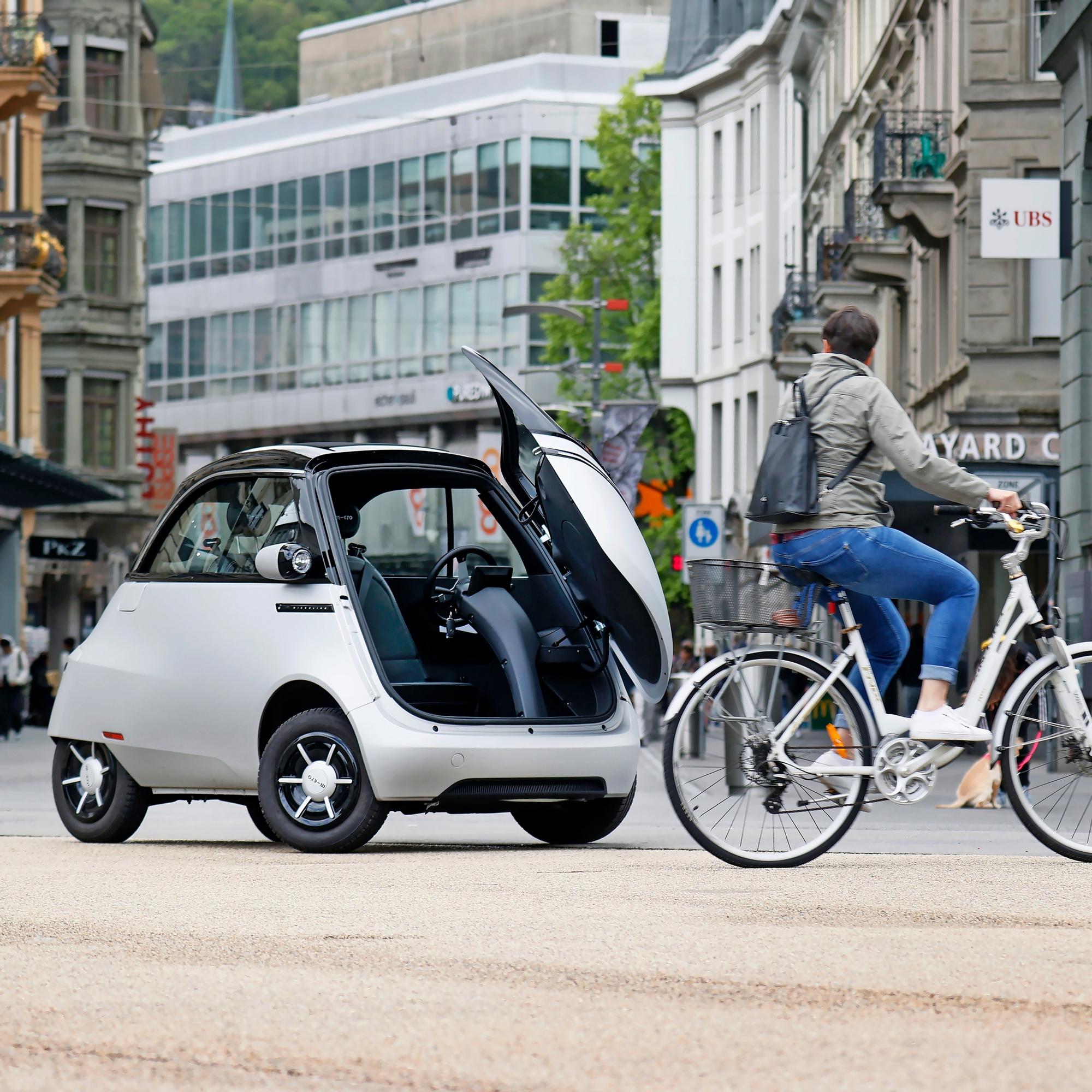 Piskuinen ja ketterä Microlino on katumaasturin vastakohta, josta huokuu viimeistelty laatuvaikutelma