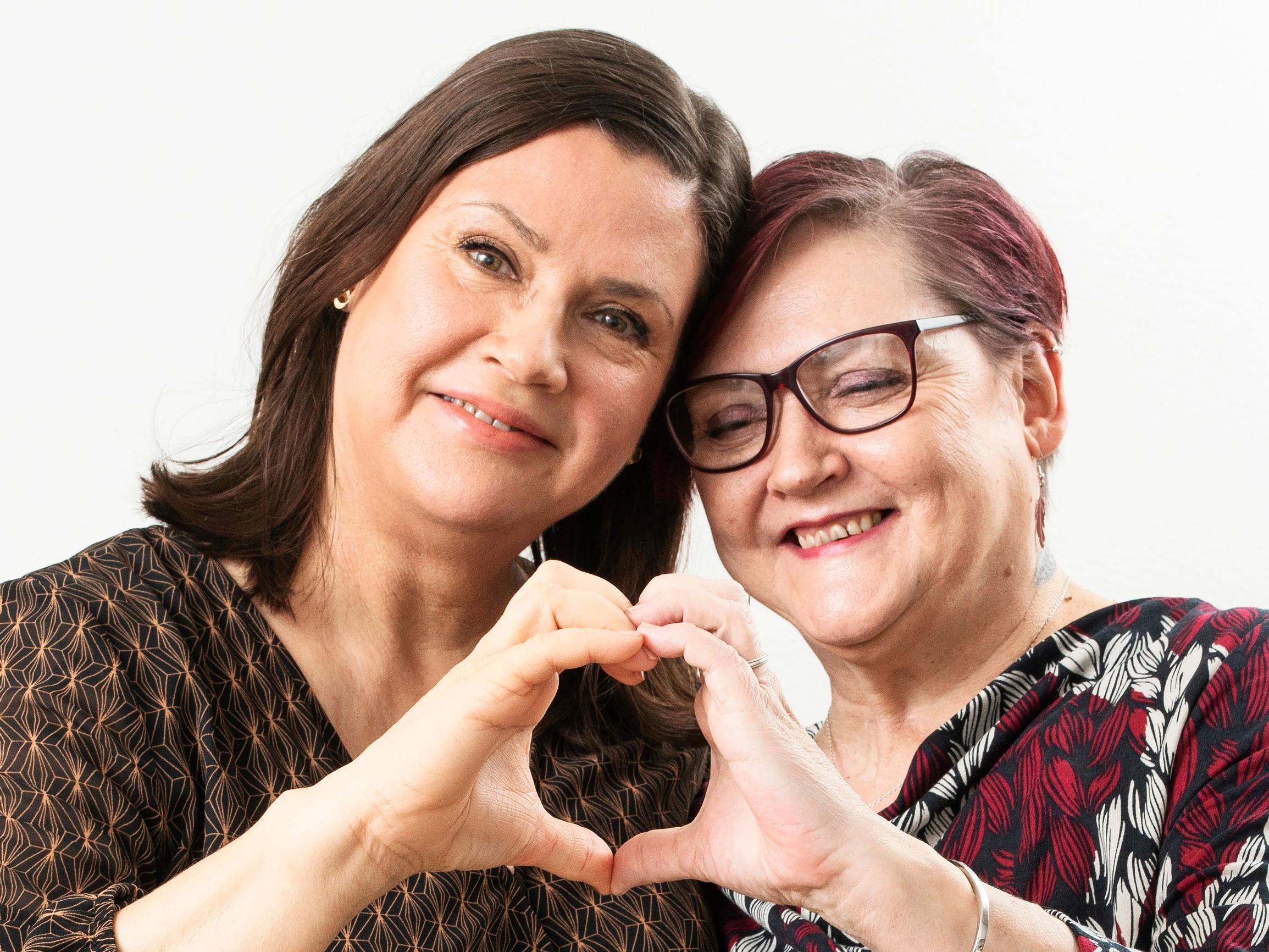 Tarja Omenainen koki syyllisyyttä, kun ei pystynyt kaikin tavoin tukemaan Minna-siskoaan tämän pojan kuoltua: ”Jossain kohtaa en enää ehtinyt enkä jaksanut”