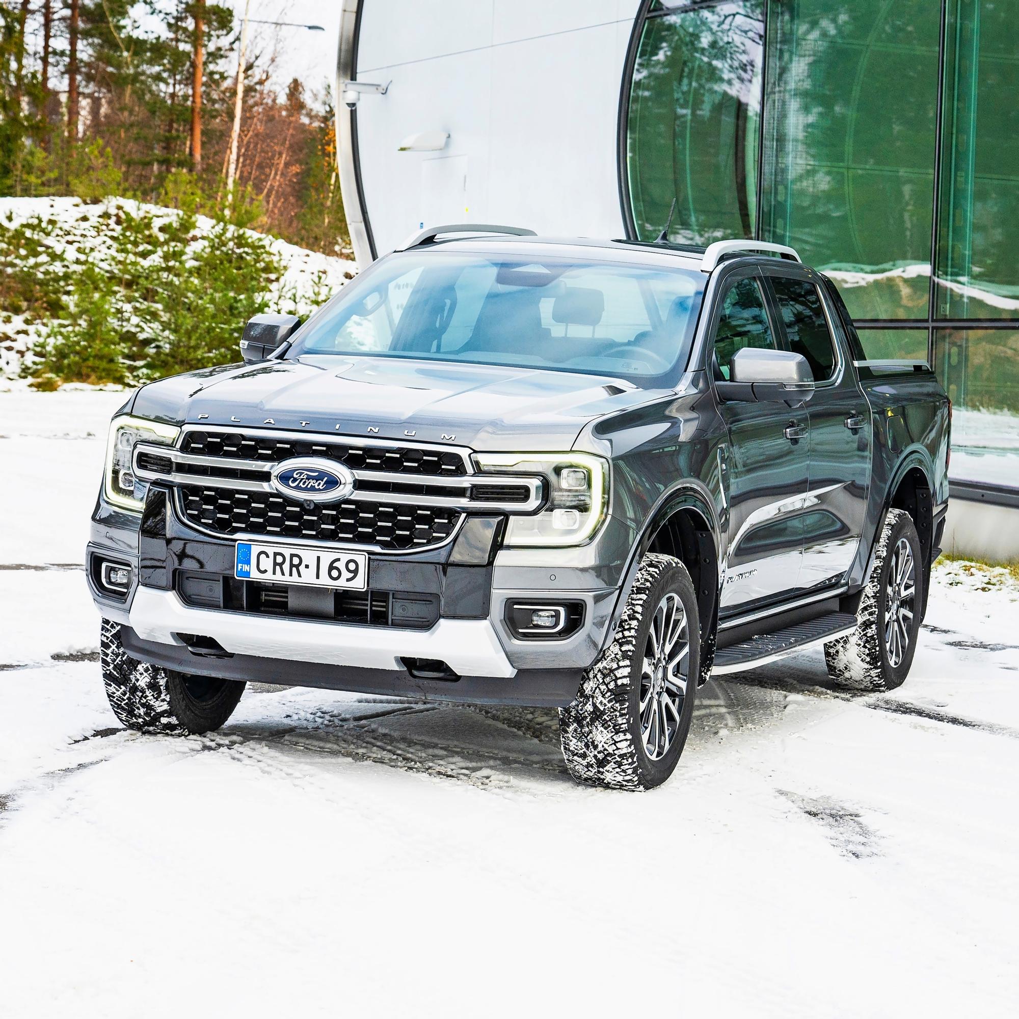 Ford Ranger Platinum on kuin kotonaan huonoilla teillä – Turbodieselin takapenkistä lankeaa Suomessa roima rangaistus verottajalta  